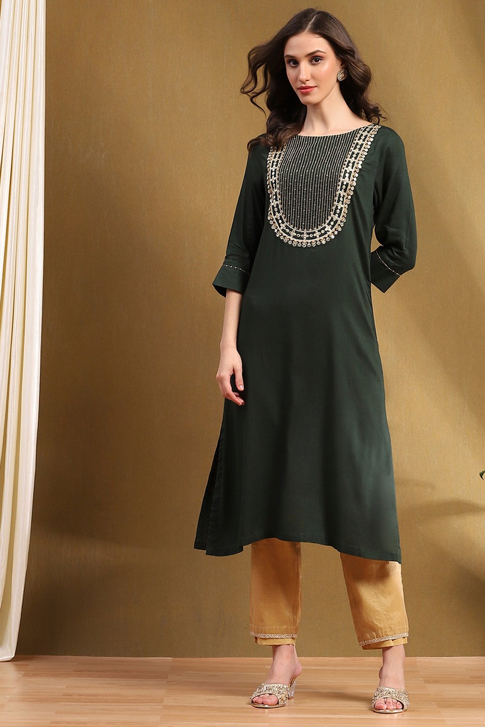 Green Solid Straight Kurta image number 0