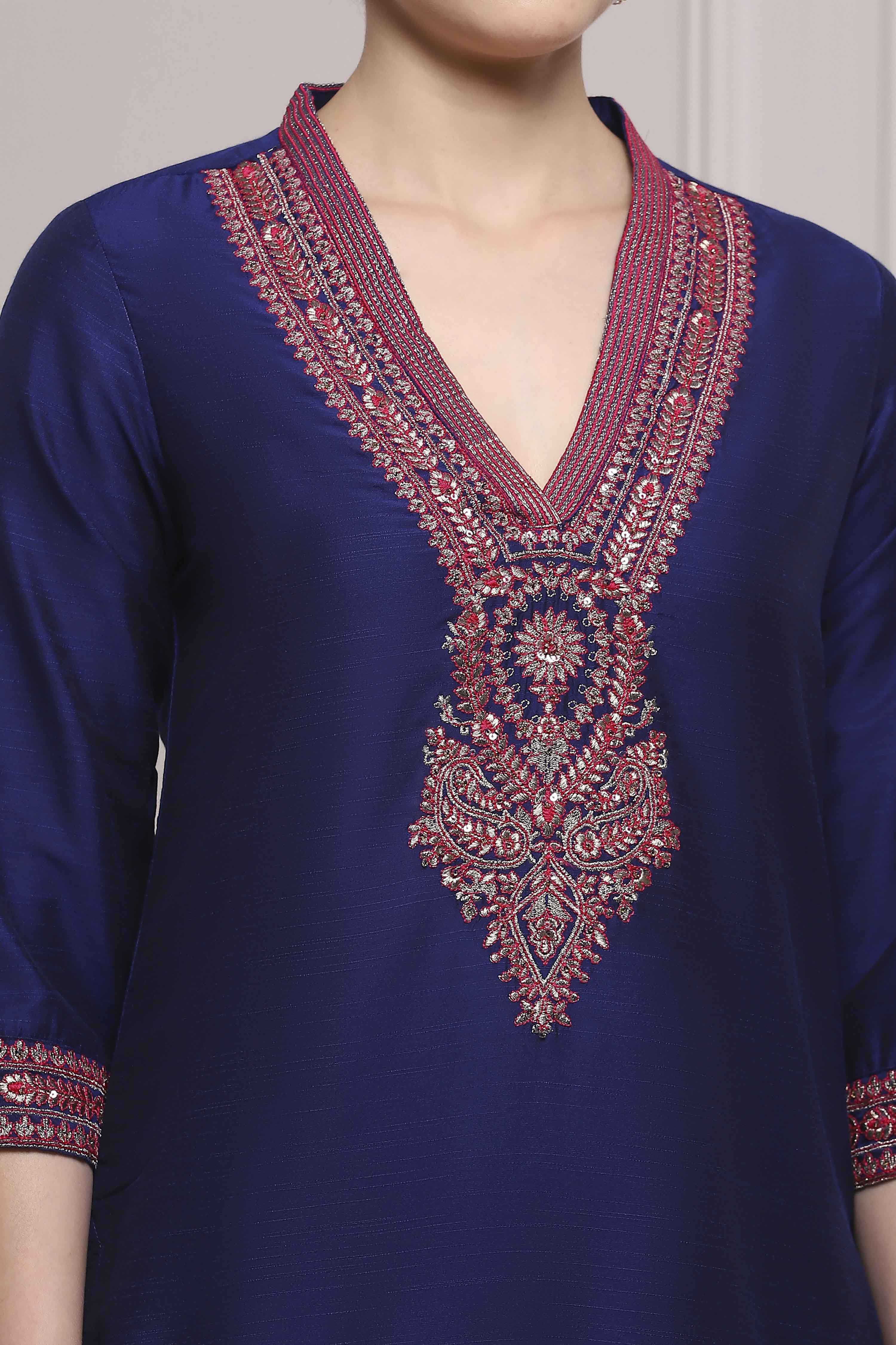 Blue Polyester Blend Straight Solid Suit Set image number 1