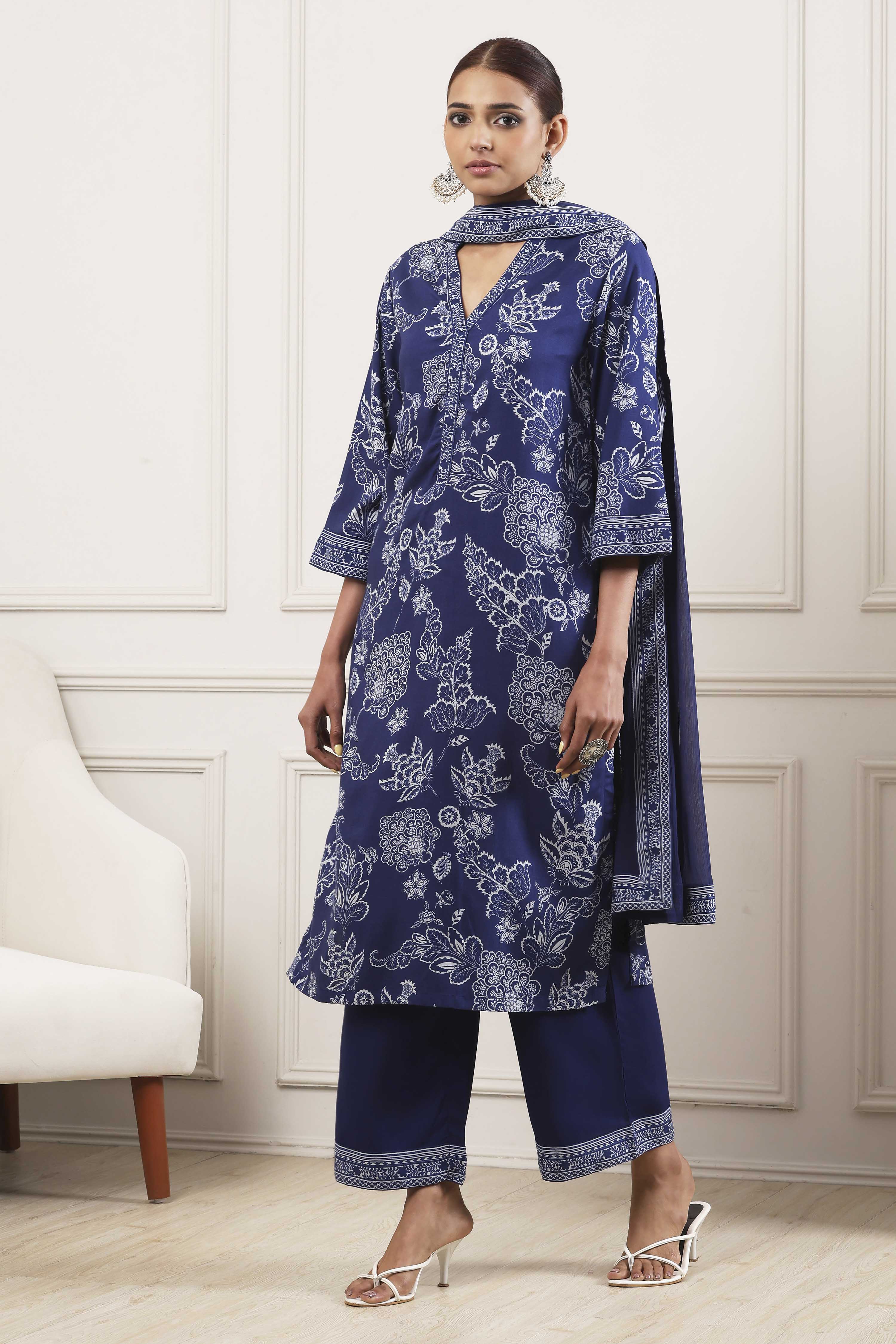 Red Floral Printed Straight Suit Set image number 4