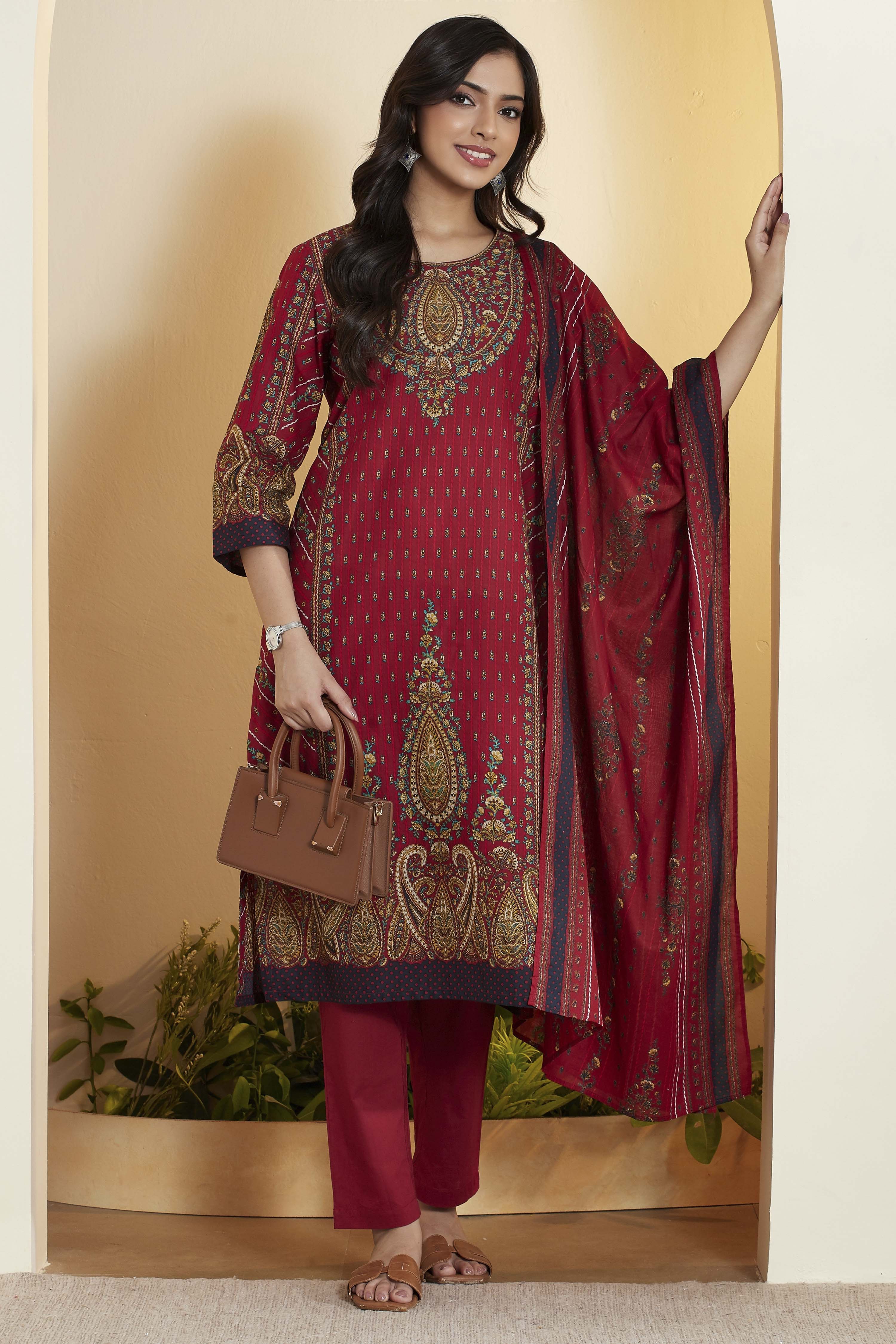Red Cotton Straight Suit Set image number 0