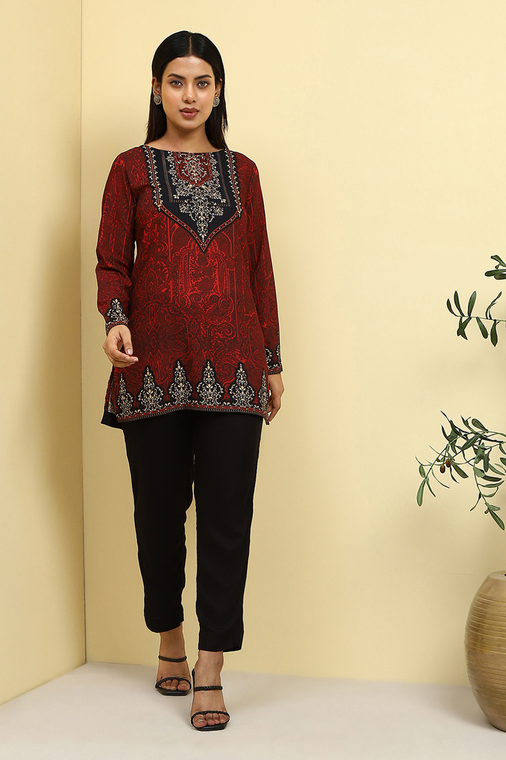 Maroon Polyester Straight Kurti image number 0