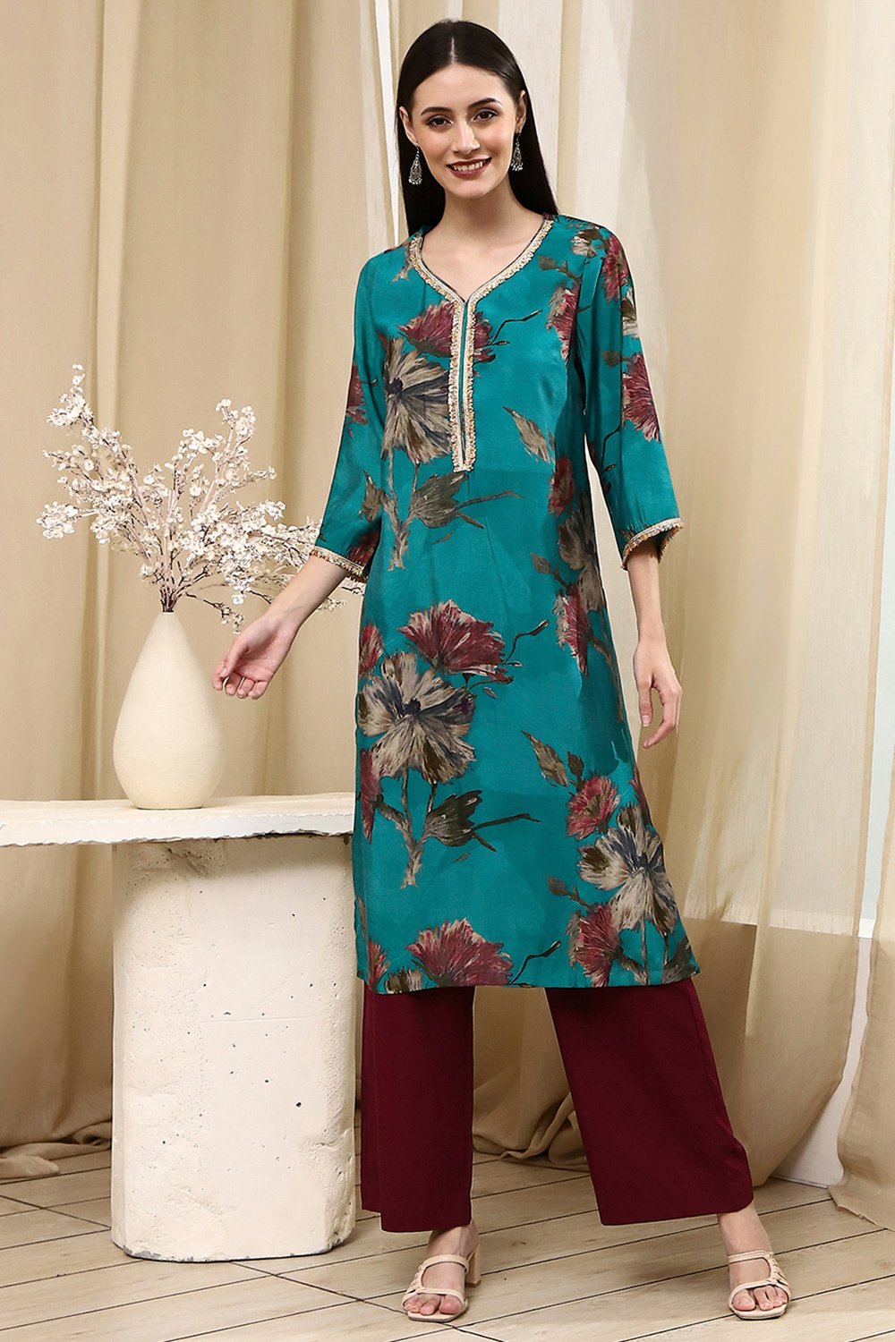 Blue Floral Printed Straight Kurta image number 5