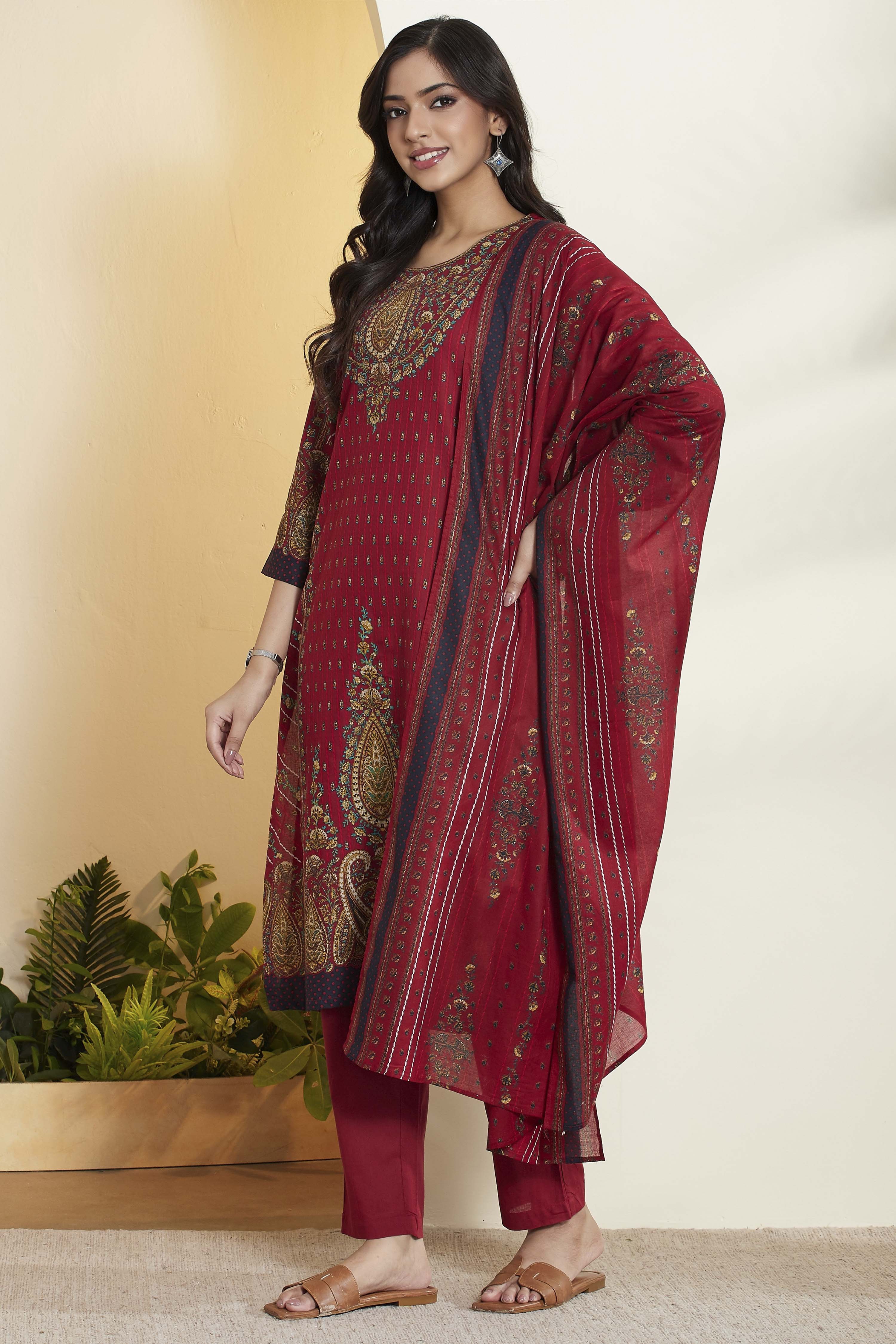 Red Cotton Straight Suit Set image number 4