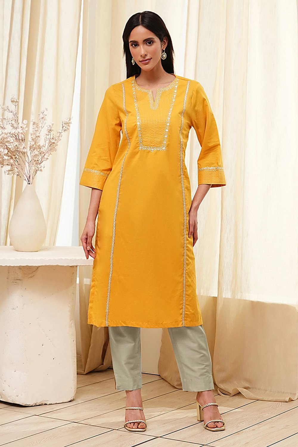 Ochre Yellow Cotton Solid Straight Kurta image number 5