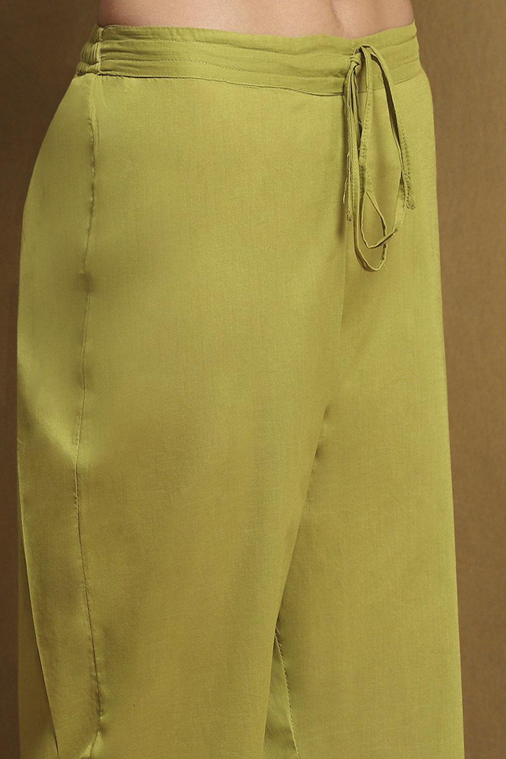 Moss Green Cotton Floral Printed Straight Suit Set image number 2