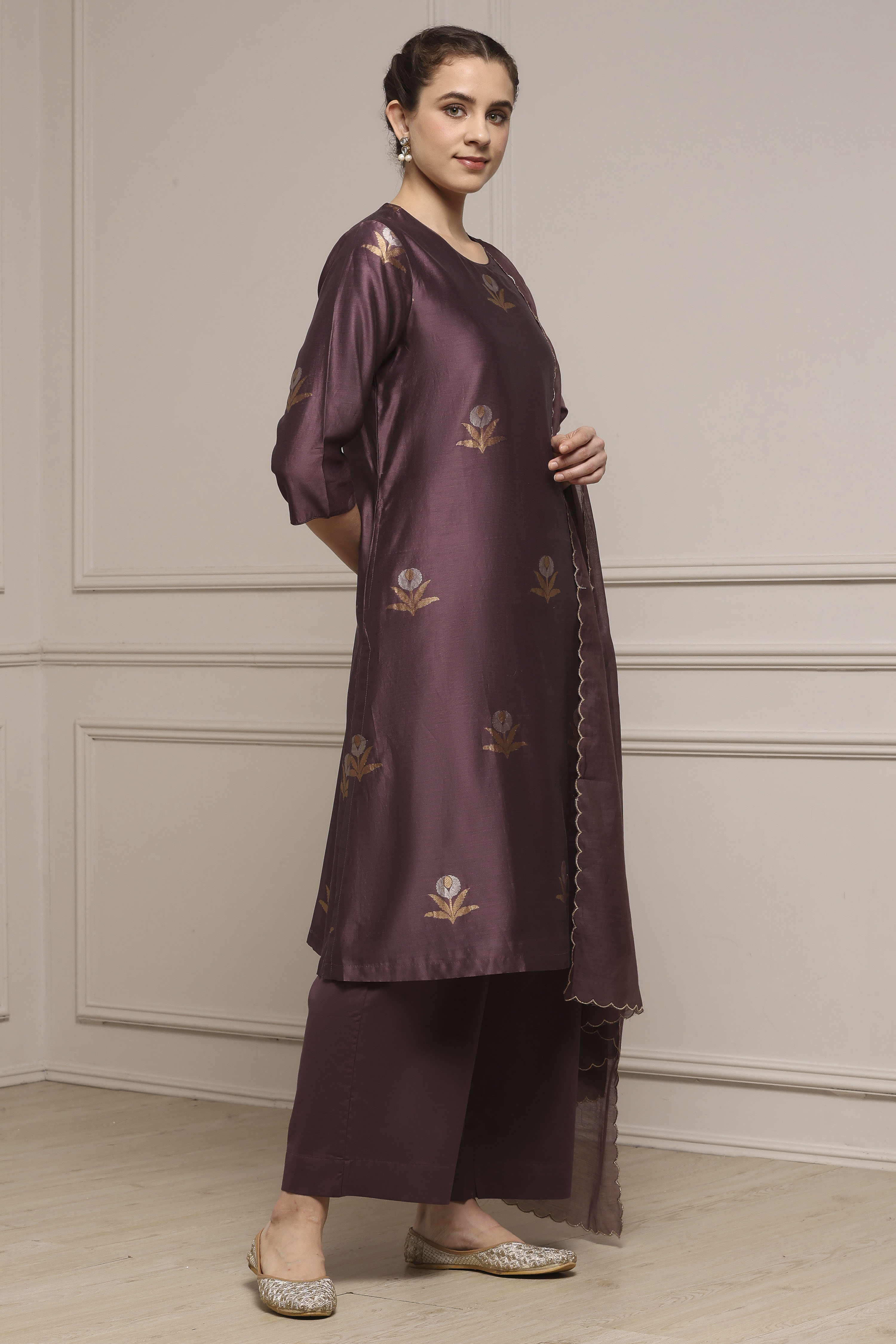 Lavender Chanderi Relaxed Dyed Kurta Pants Set image number 5