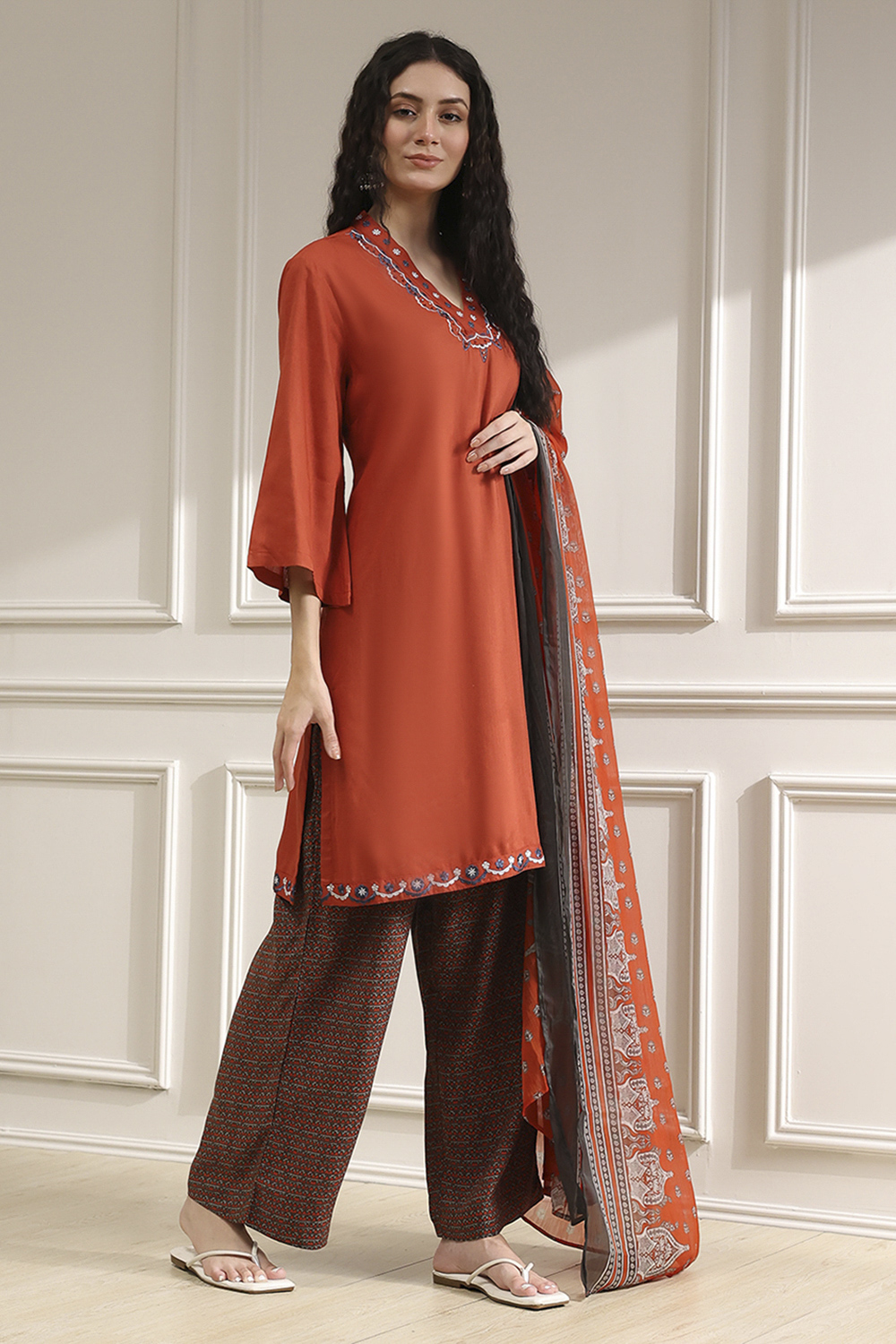 Orange Viscose Straight Solid Suit Set image number 5