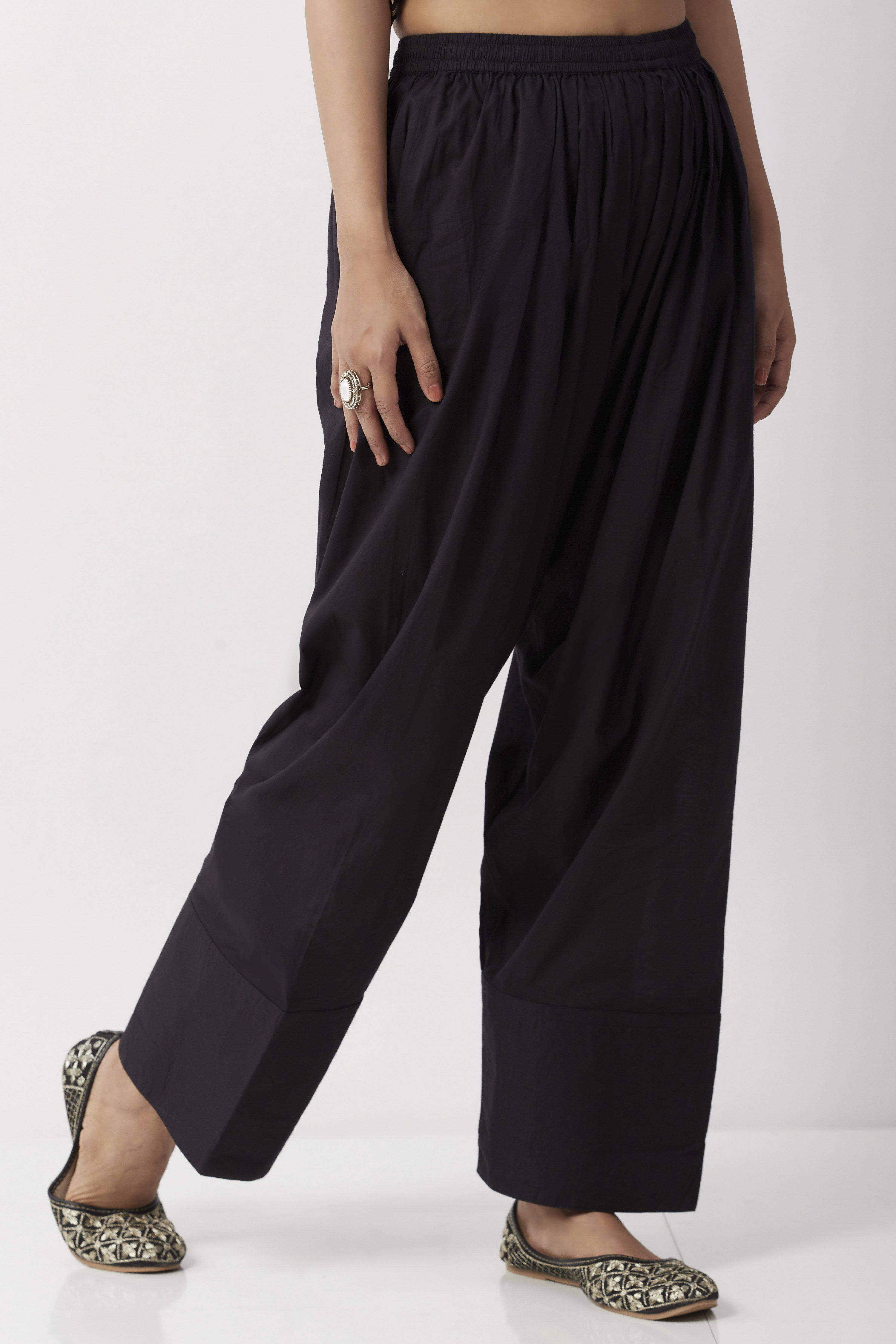 Black Cotton Solid Salwar image number 4