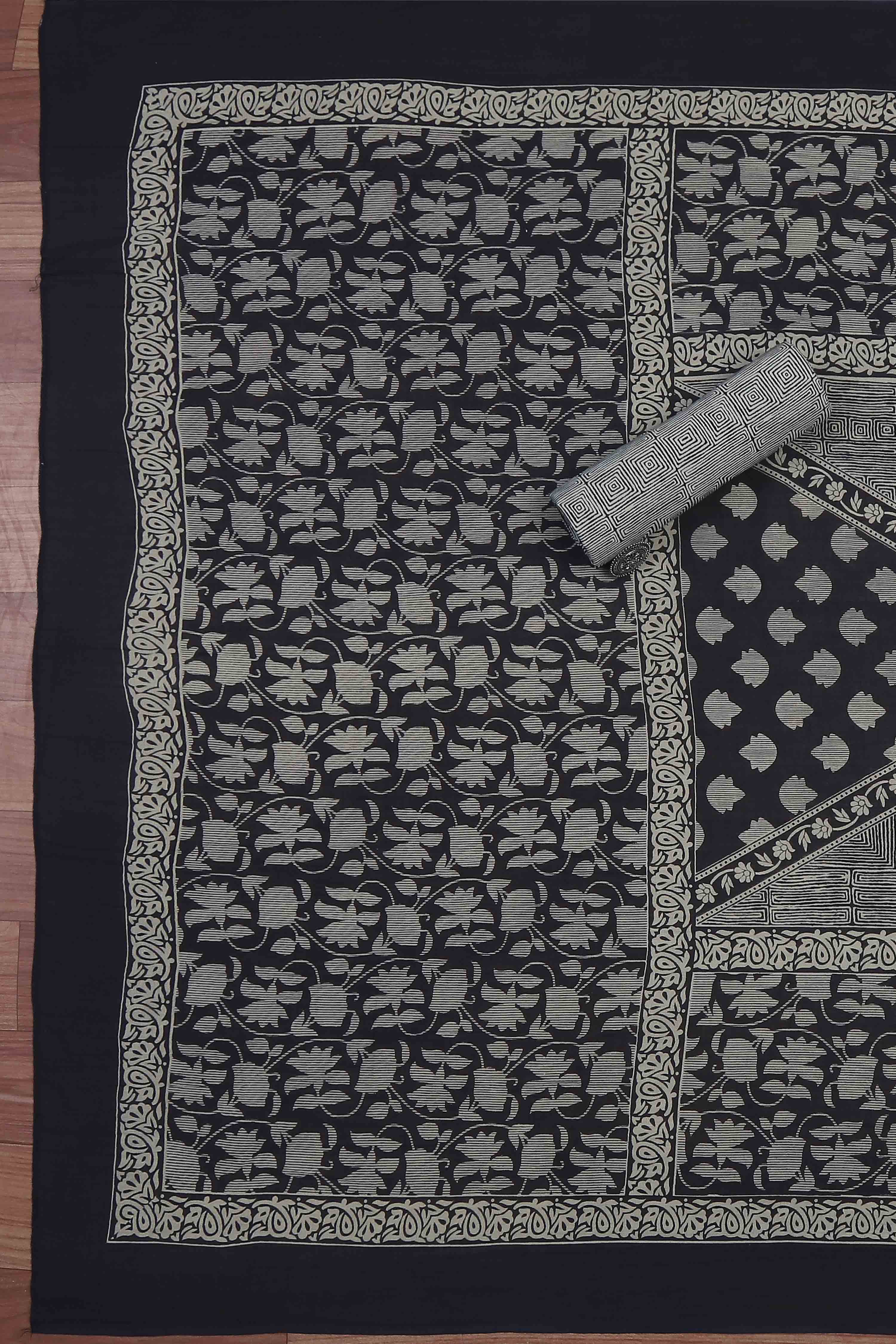 Indigo Cotton Screen Print Unstitched Suit Set image number 3