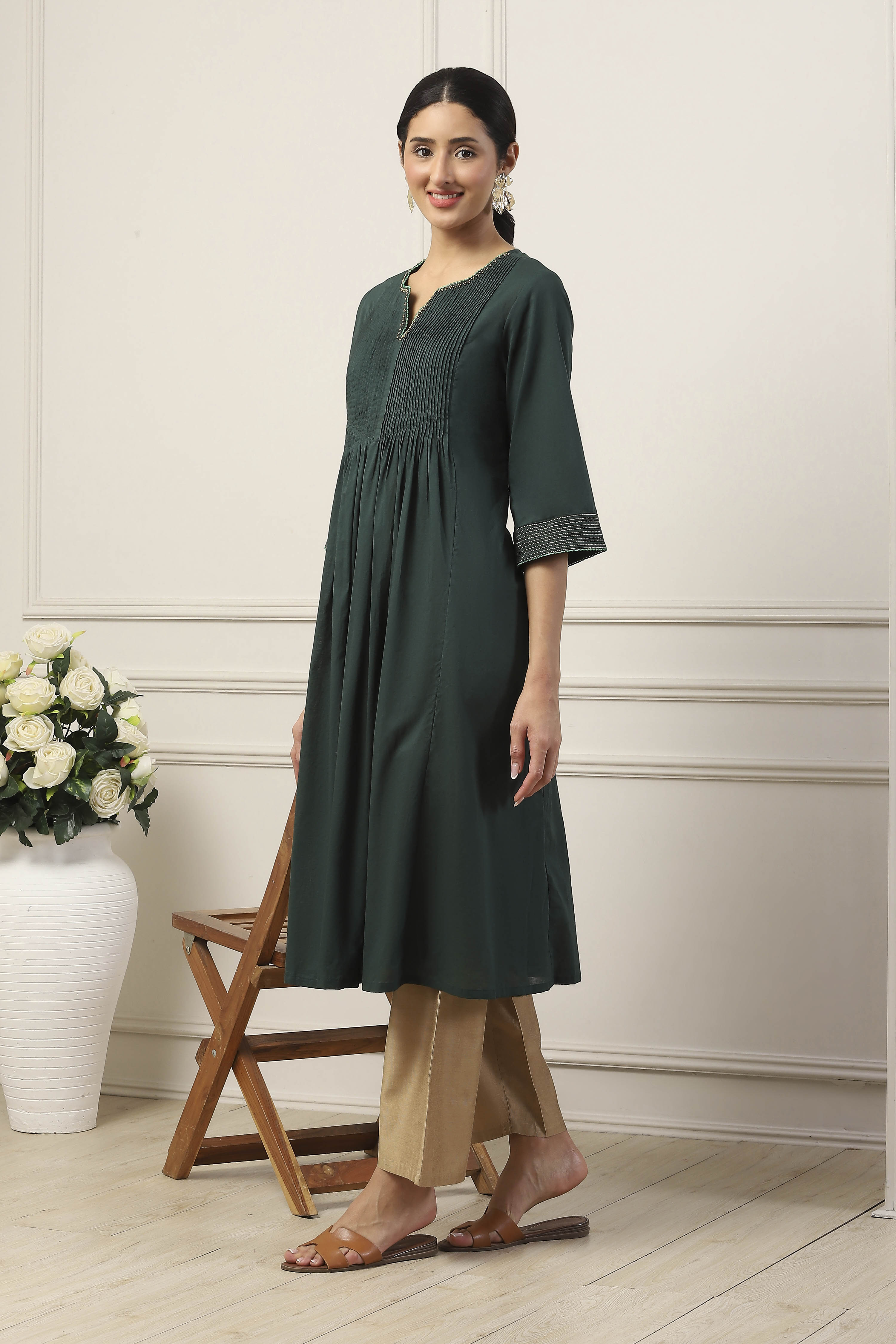 Green Cotton Solid Pleated A-Line Kurta image number 0