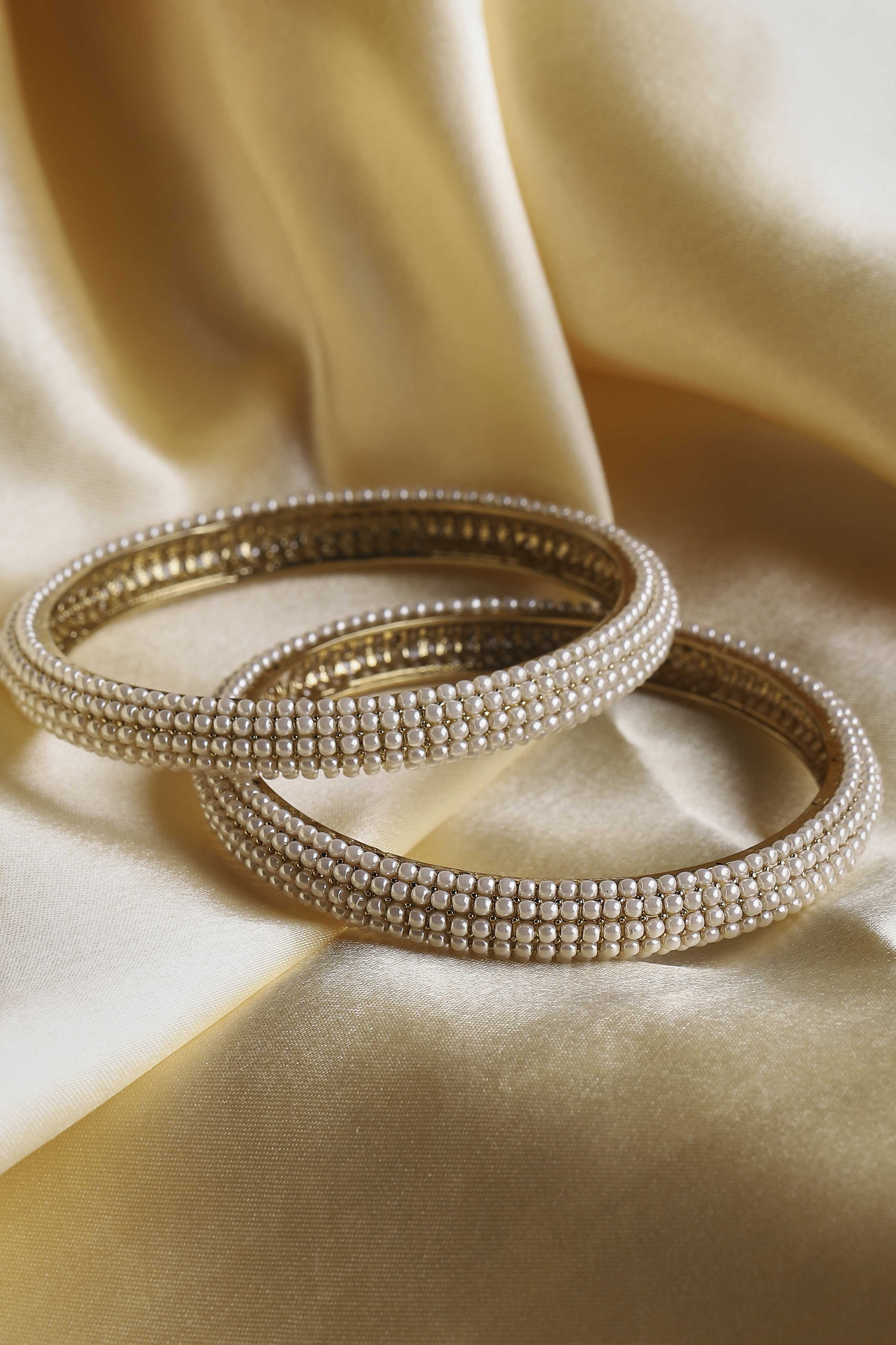 Pearl Alloy Bangle image number 0