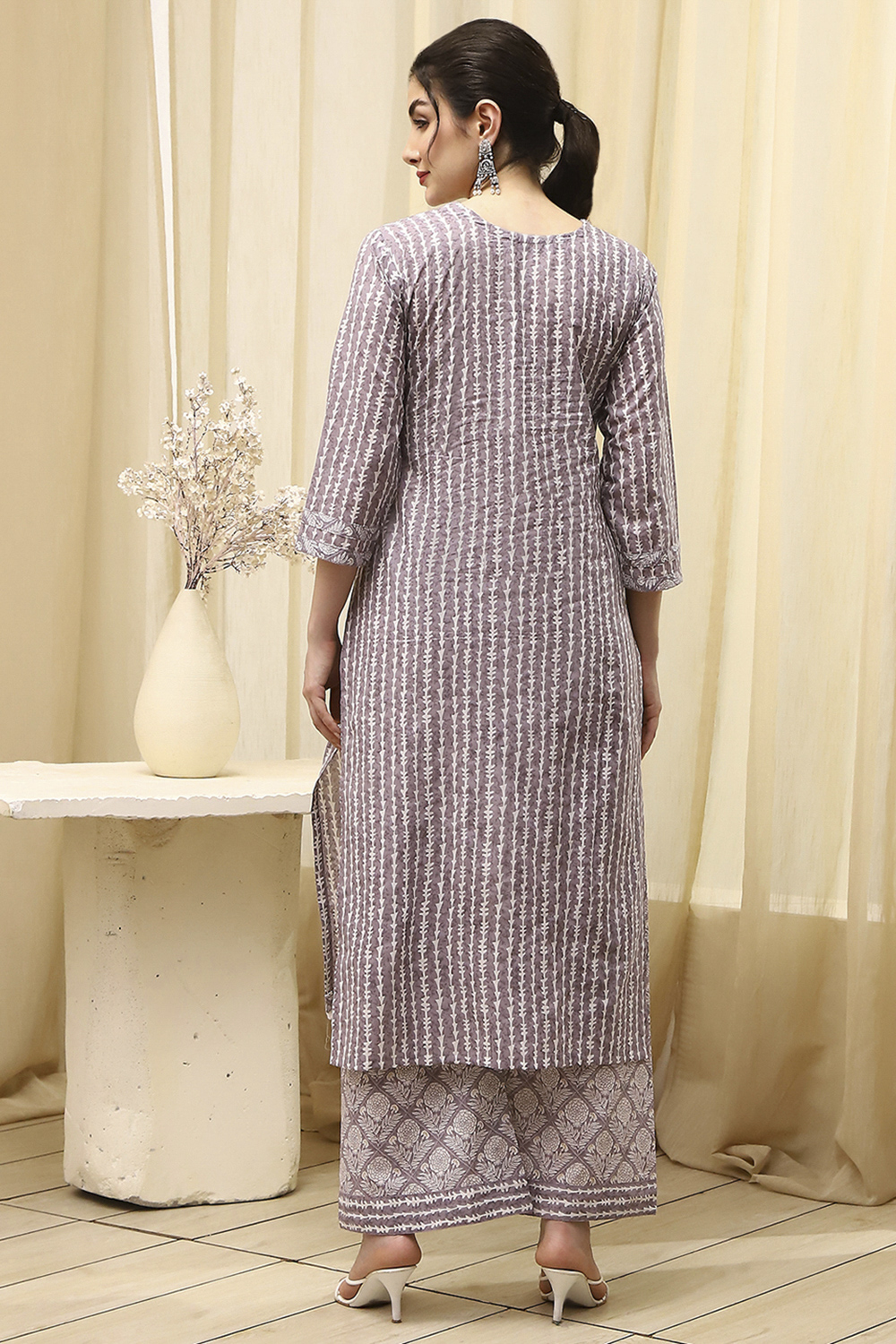 Grey Cotton Printed Unstitched Suit Set image number 5