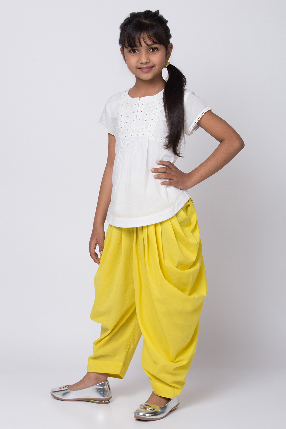 White Cotton Chikankari Embroidered Top Pant Set image number 2