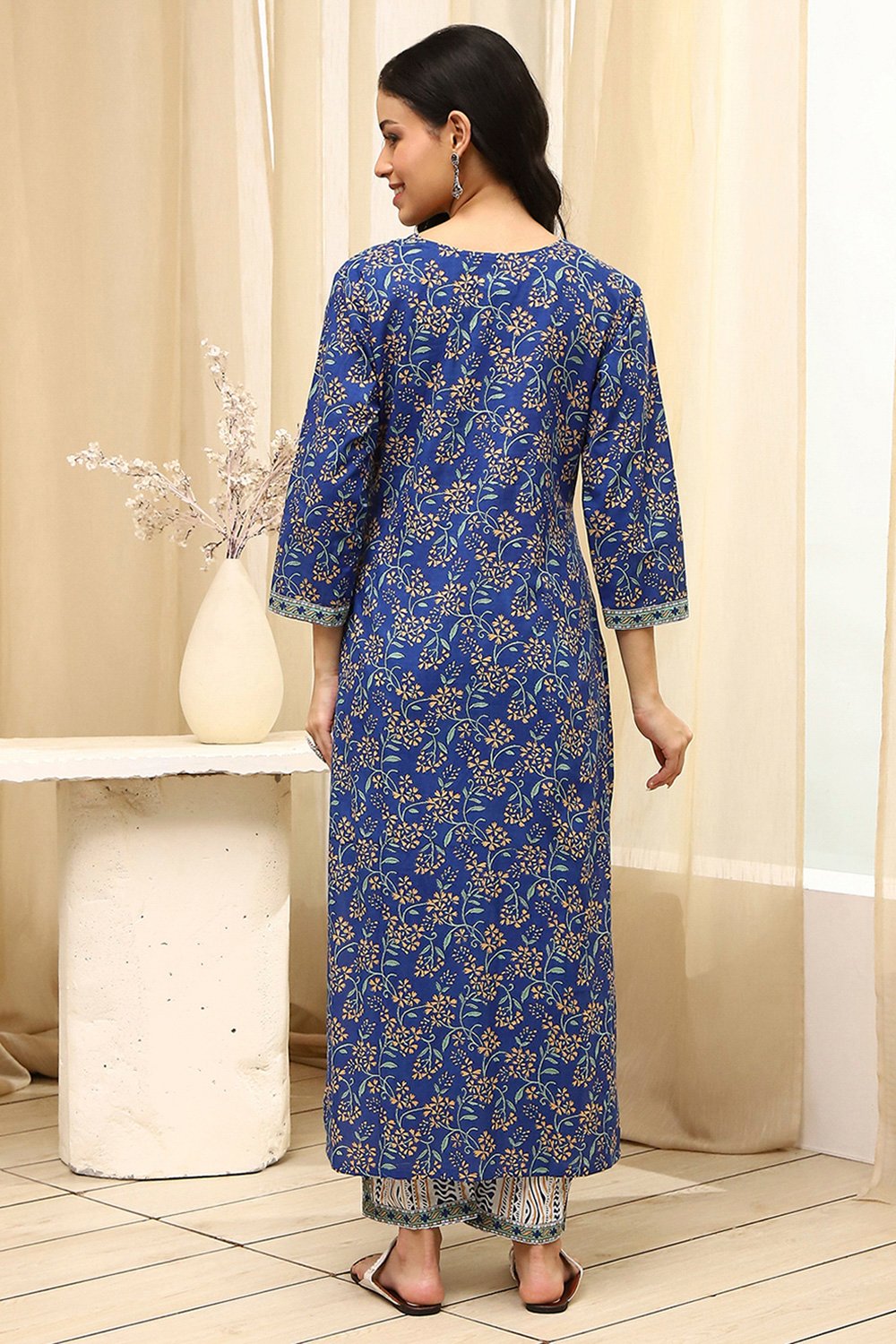 Royal Blue Cotton Screen Print Unstitched Suit Set image number 6