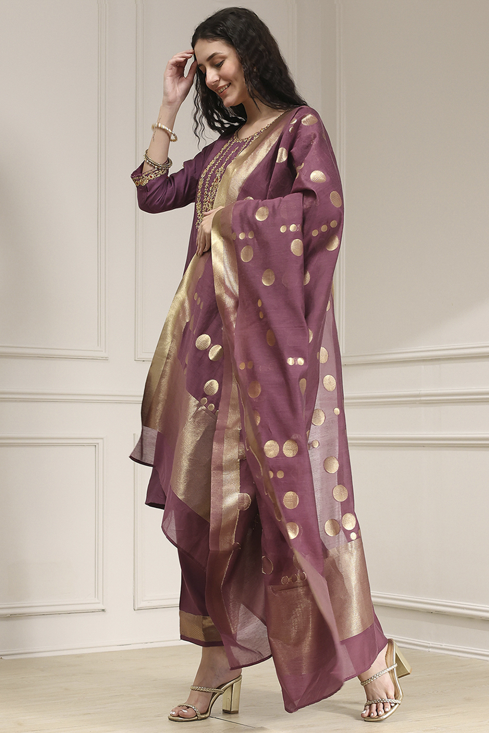 Old Rose Solid Straight Suit Set image number 3