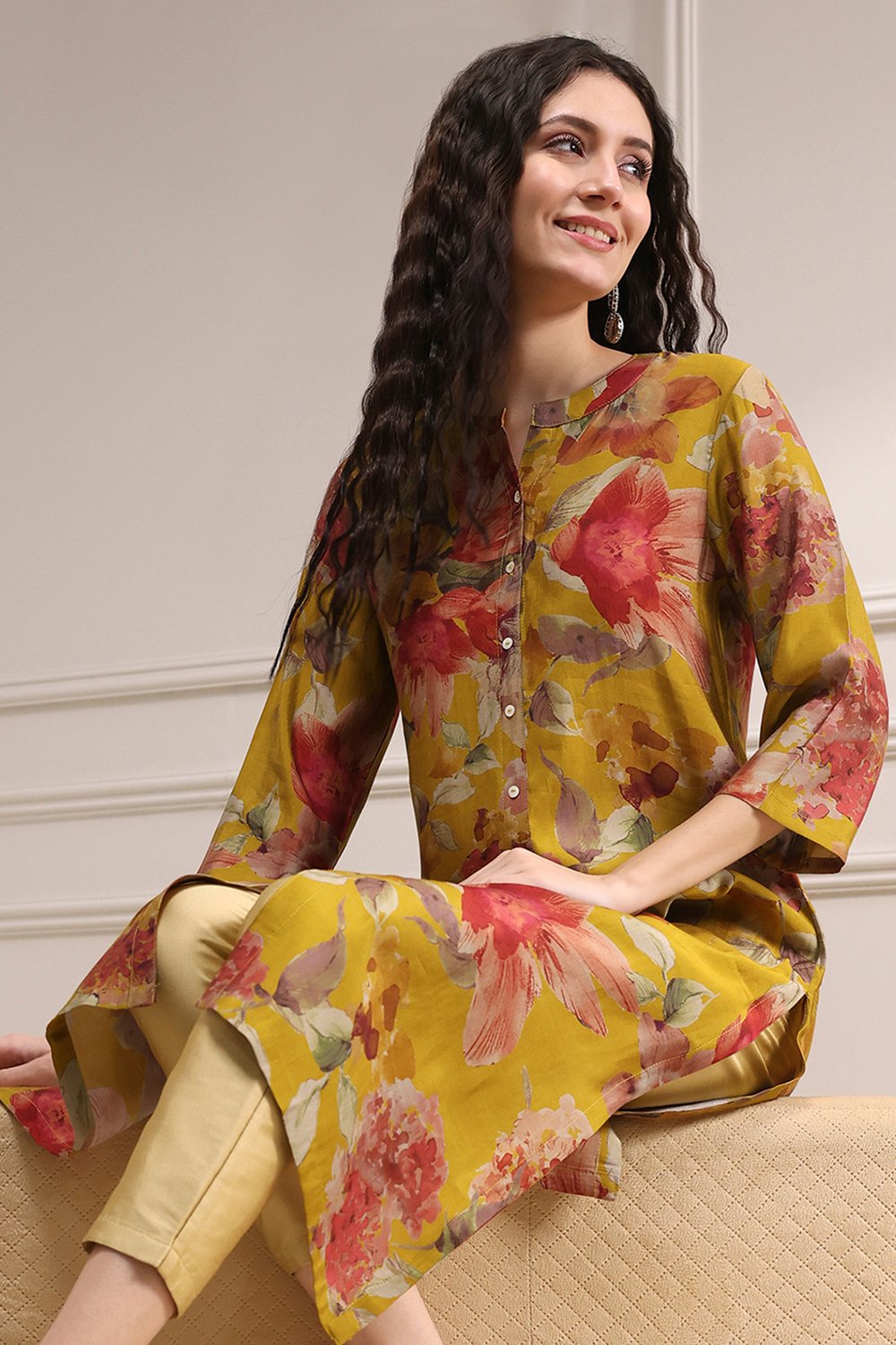 Yellow Floral Printed Straight Kurta image number 0