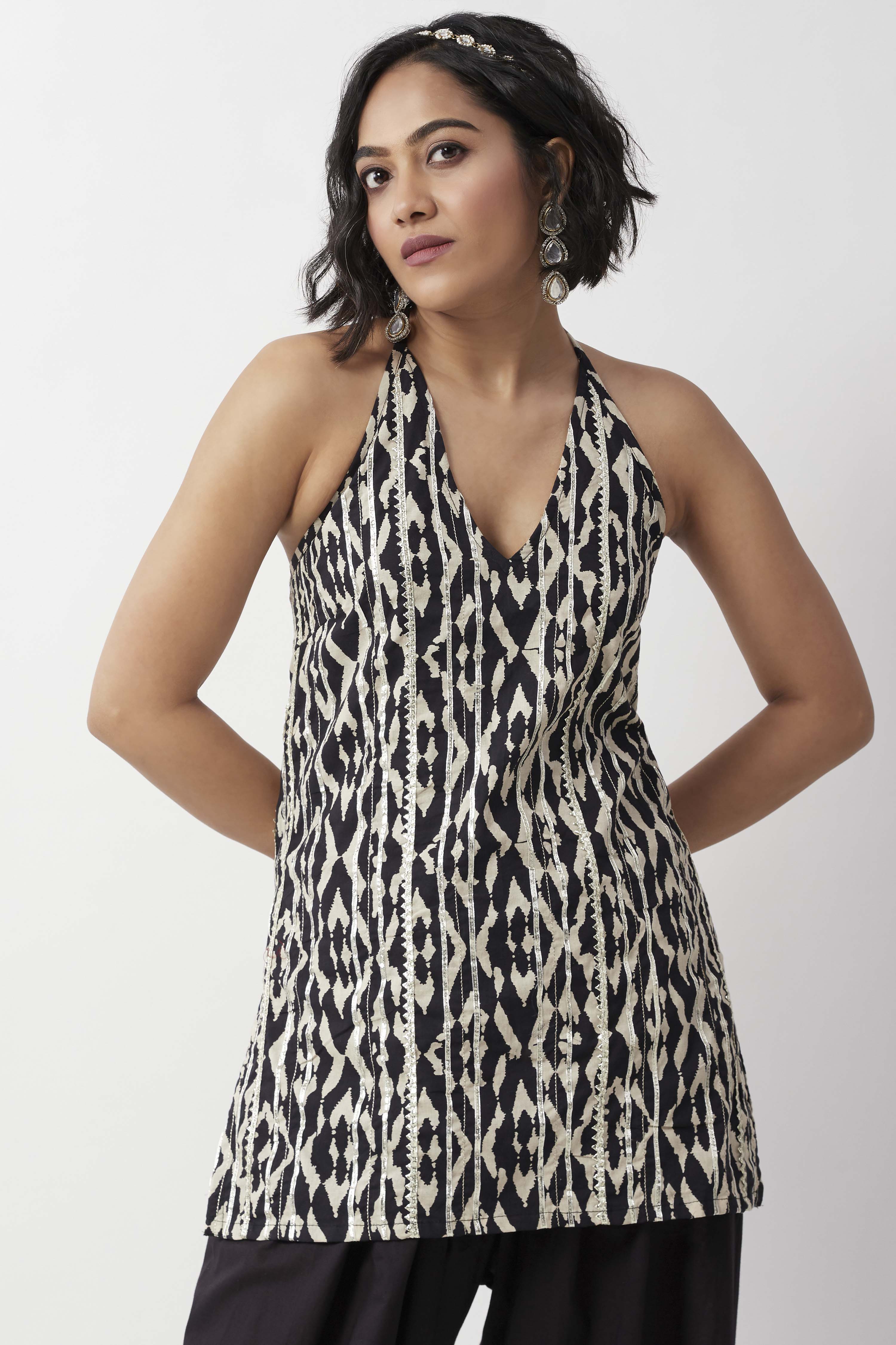 Black Cotton Printed Regular Short Kurti image number 3