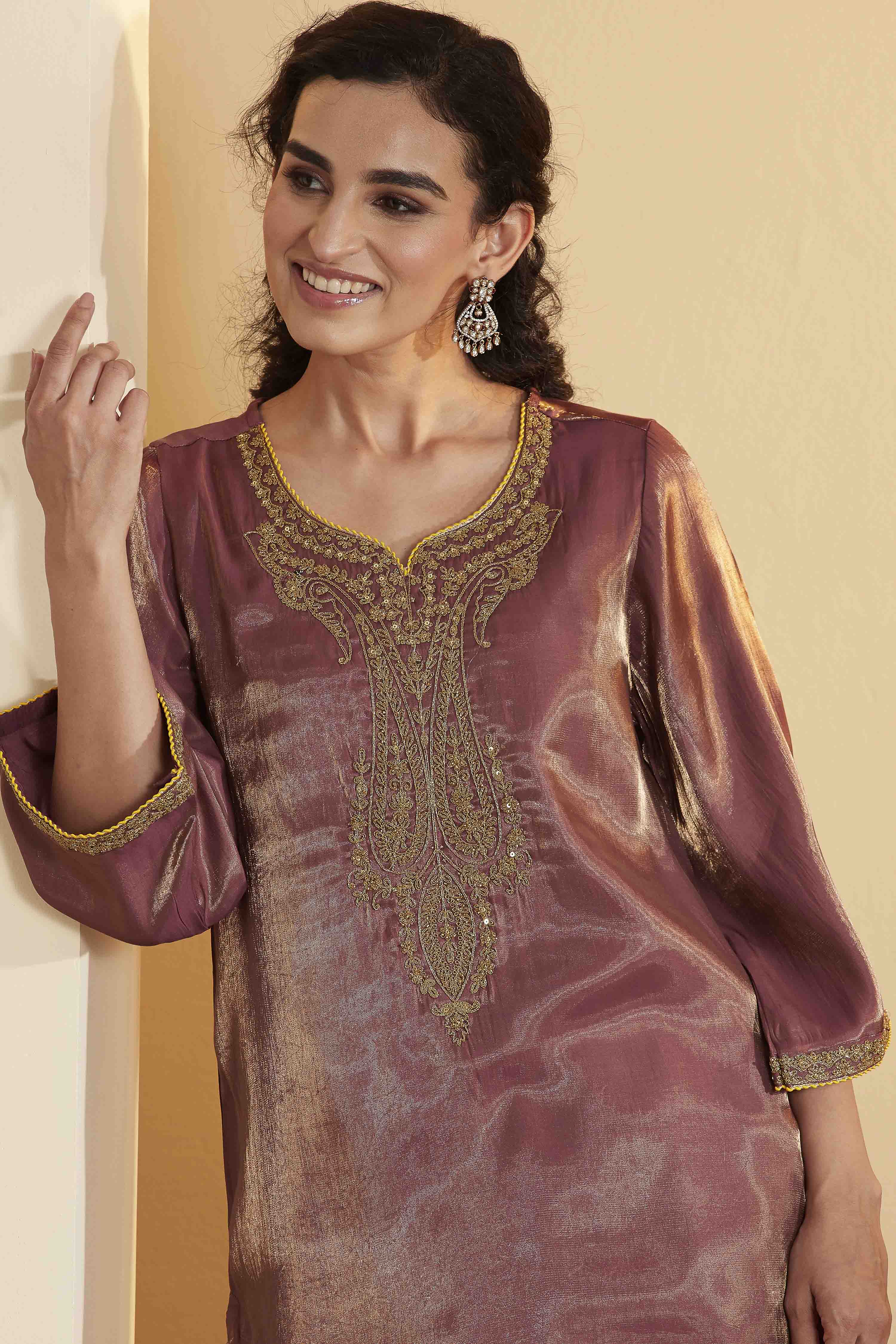 Black Metallic Viscose Poly Yarndyed Straight Kurta image number 1