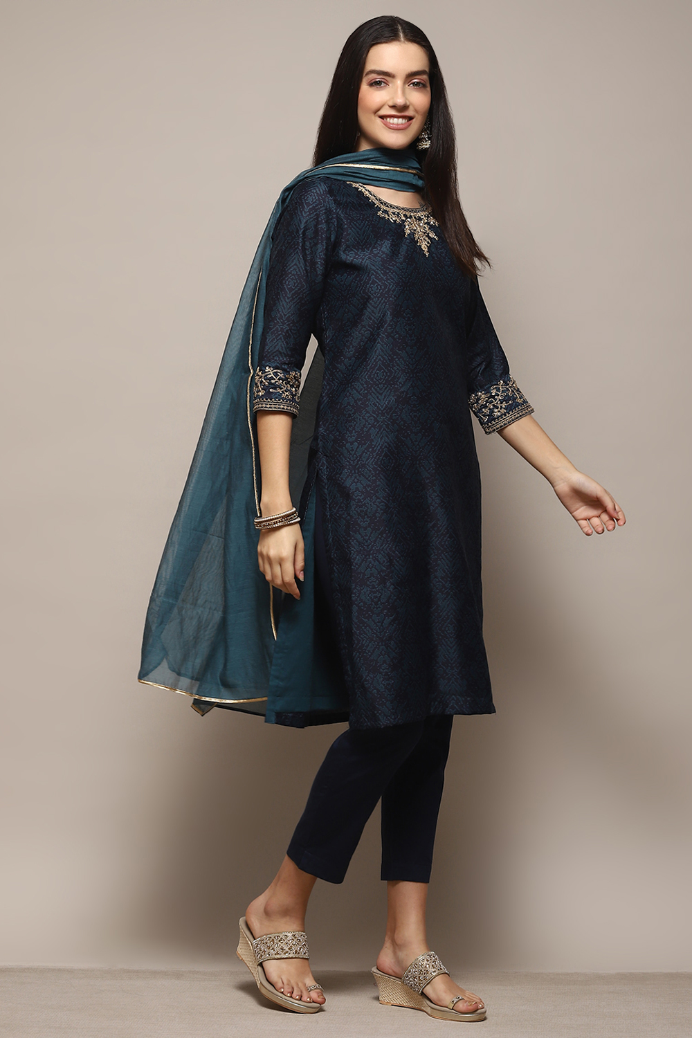 Teal Cotton Satin Narrow Kurta Pant Suit Set image number 6