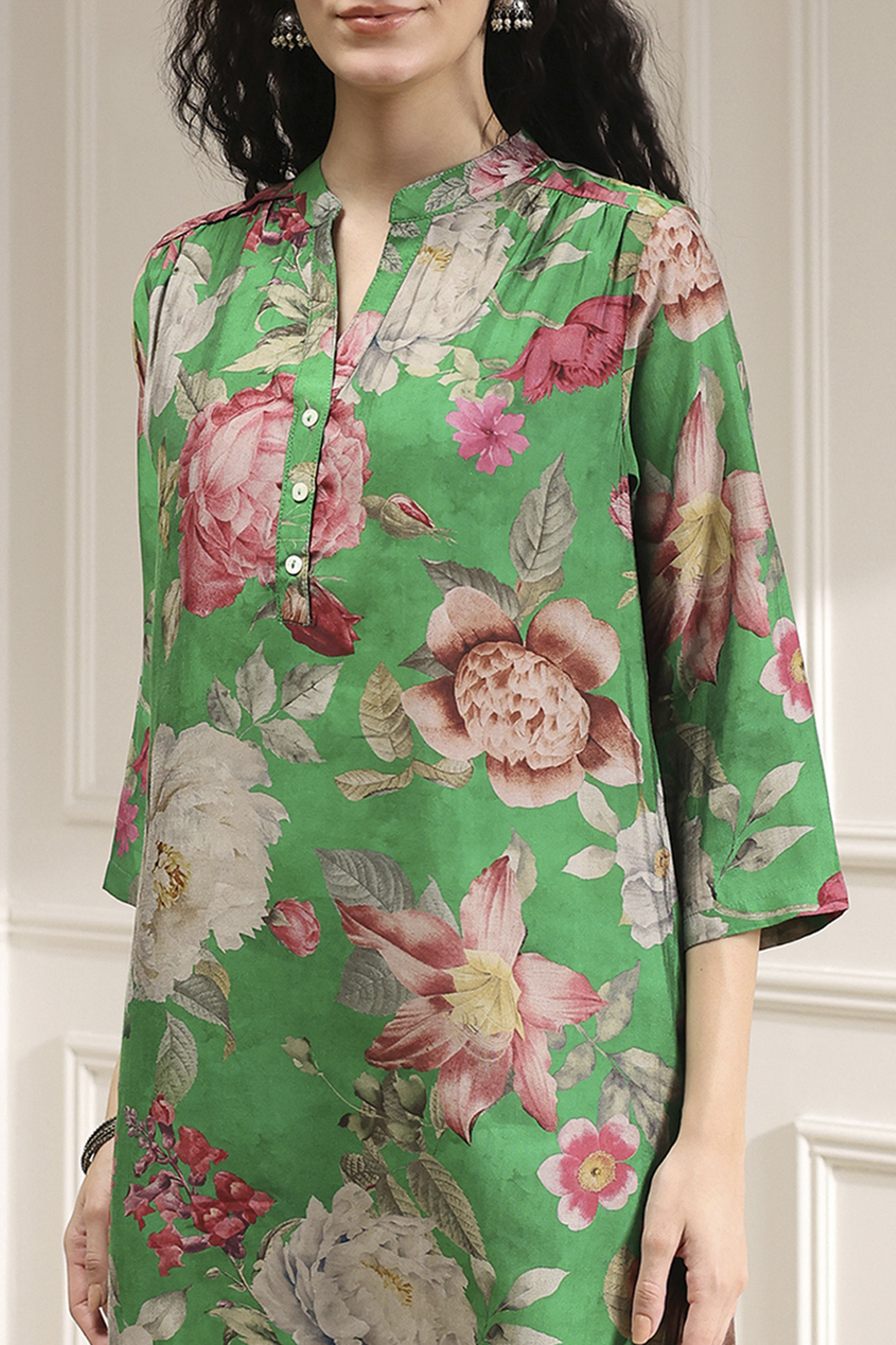 Green Floral Printed Straight Kurta image number 1