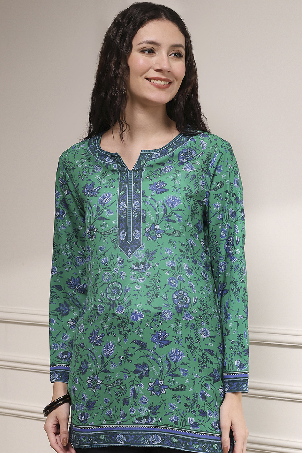 Indigo Polyester Straight Printed Short Kurta image number 5