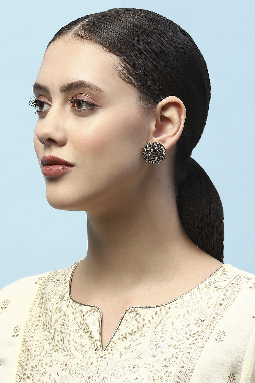 Lilac Gold-Plated Kundan Studded Festive Studs image number 1