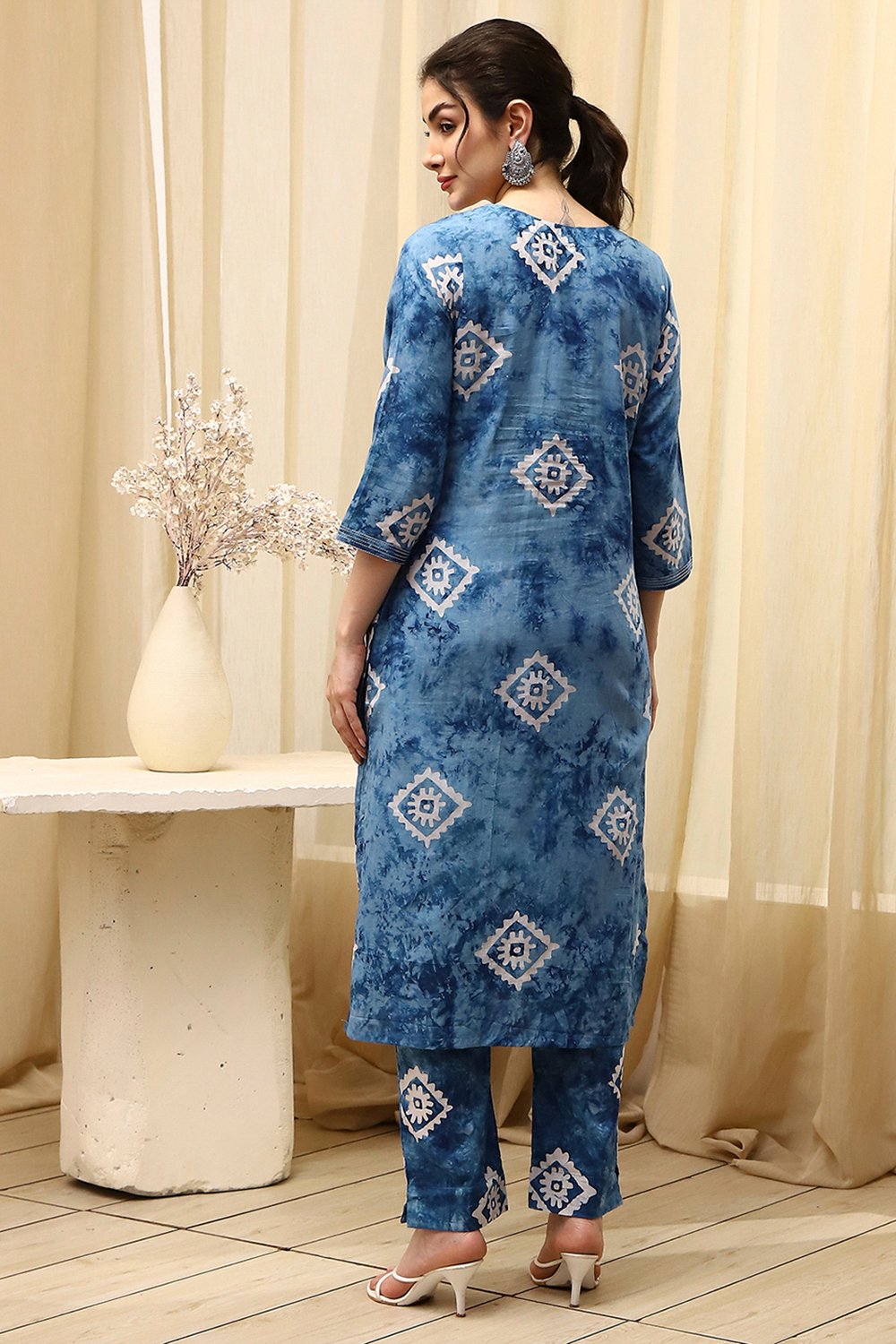 Blue Cotton  Unstitched Suit Set image number 5