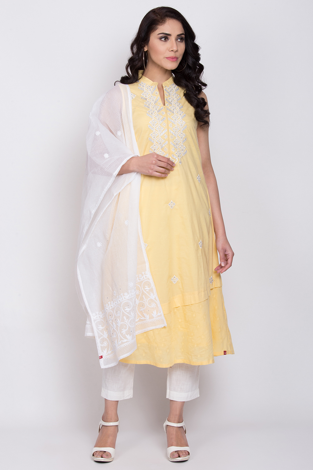 White Cotton Chikankari Embroidred Dupatta image number 0