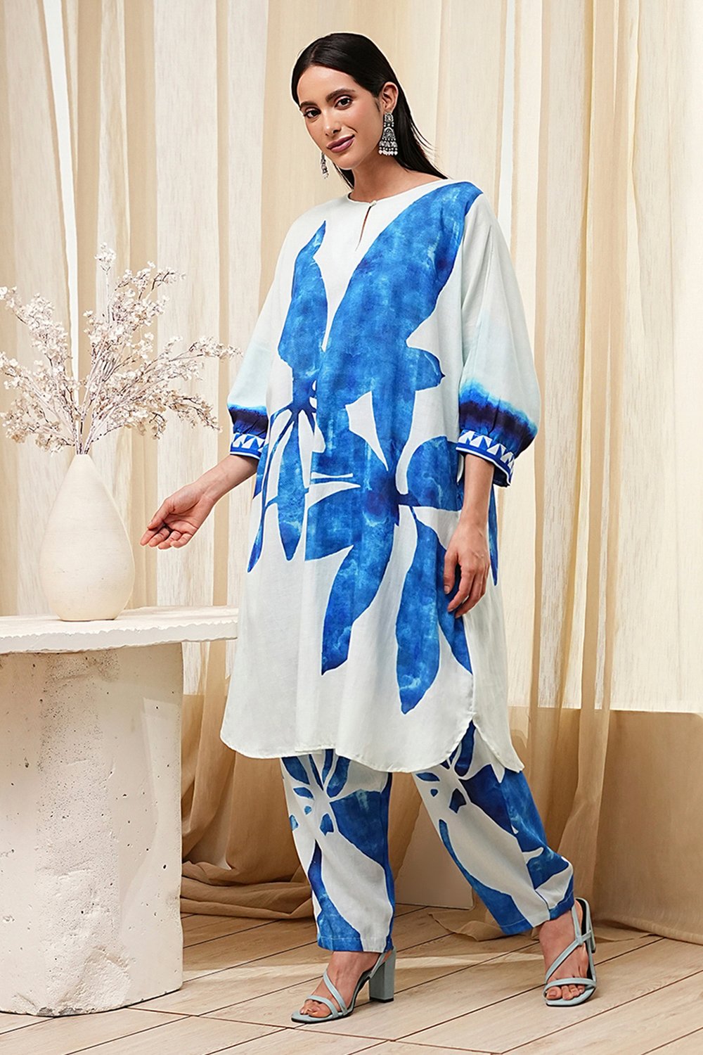 Indigo Blue and White Straight Co-ord Set image number 7