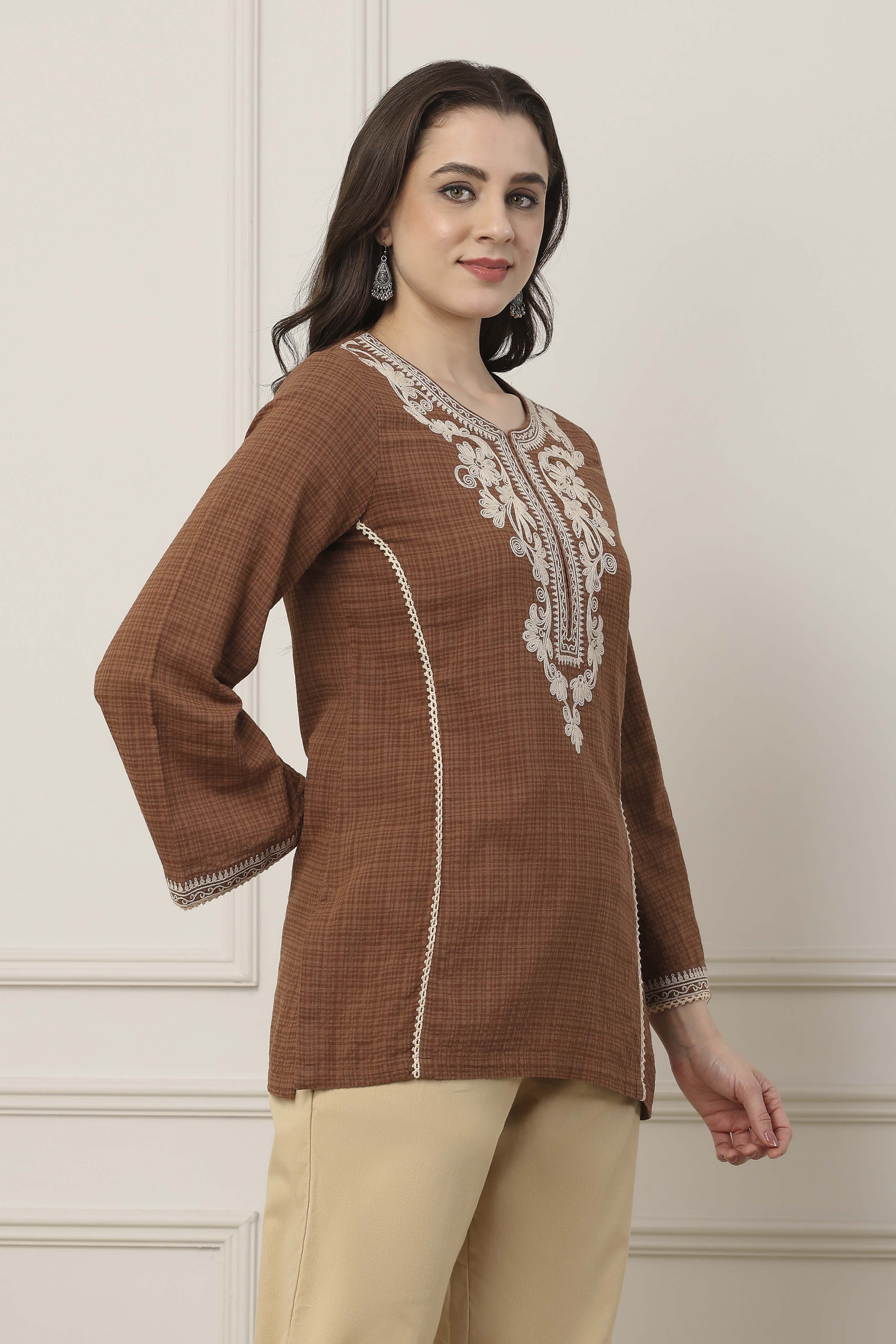 Brown Cotton Floral Yoke Embroidered Straight Kurti image number 4