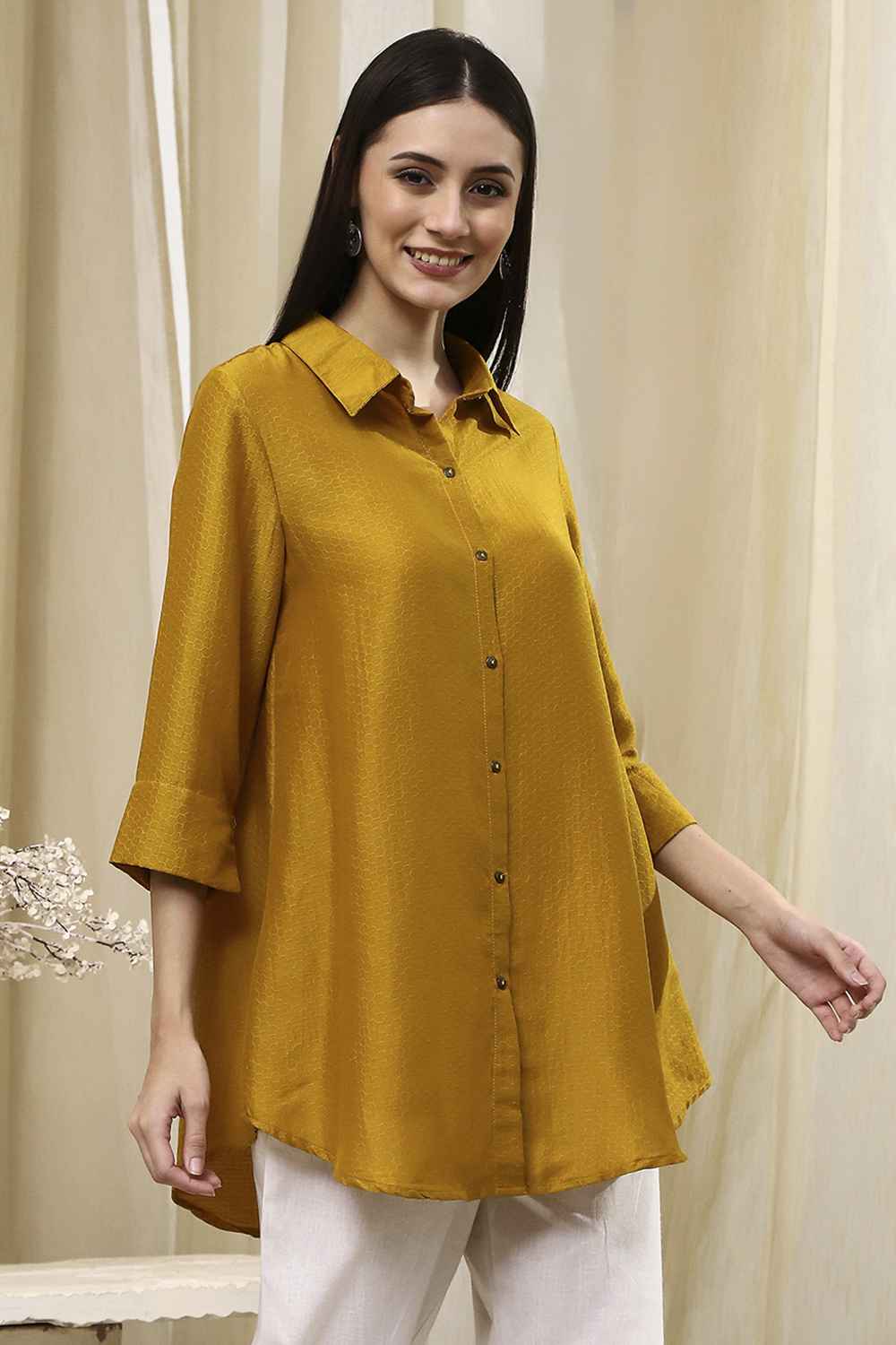 Ochre Yellow Dyed High-Low Shirt image number 4