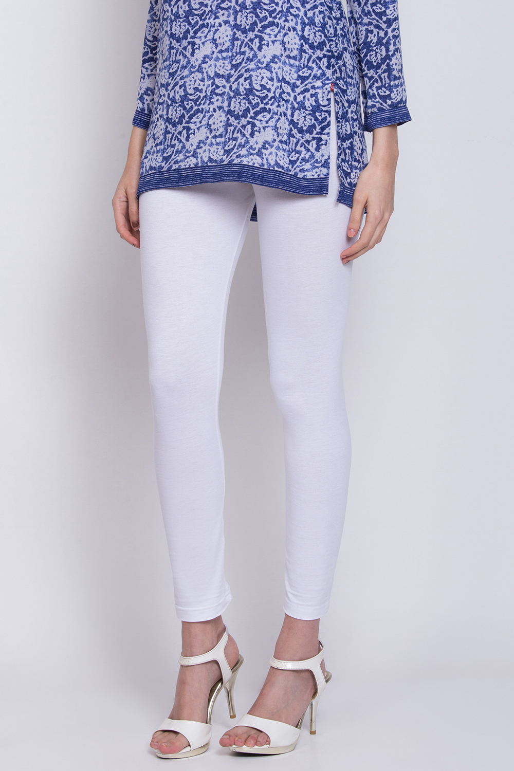 Off White Cotton Lycra Leggings image number 1