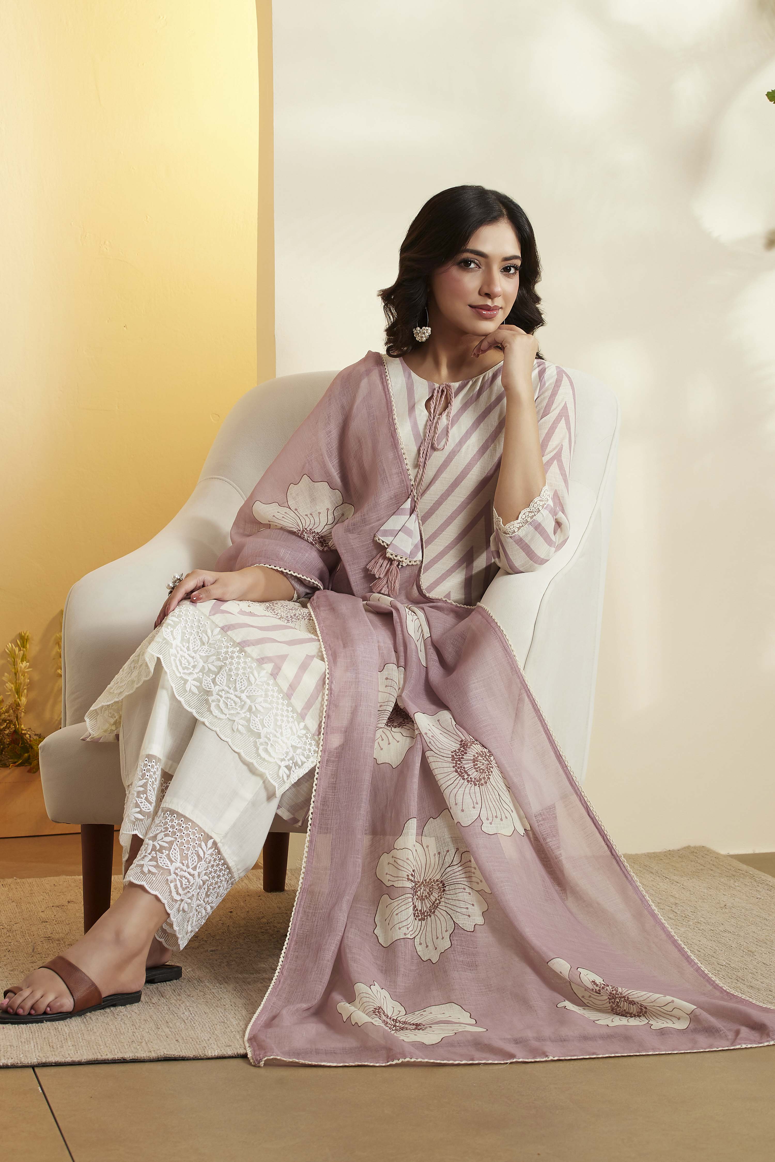 Black & White Printed Cotton Straight Kurta Set image number 0