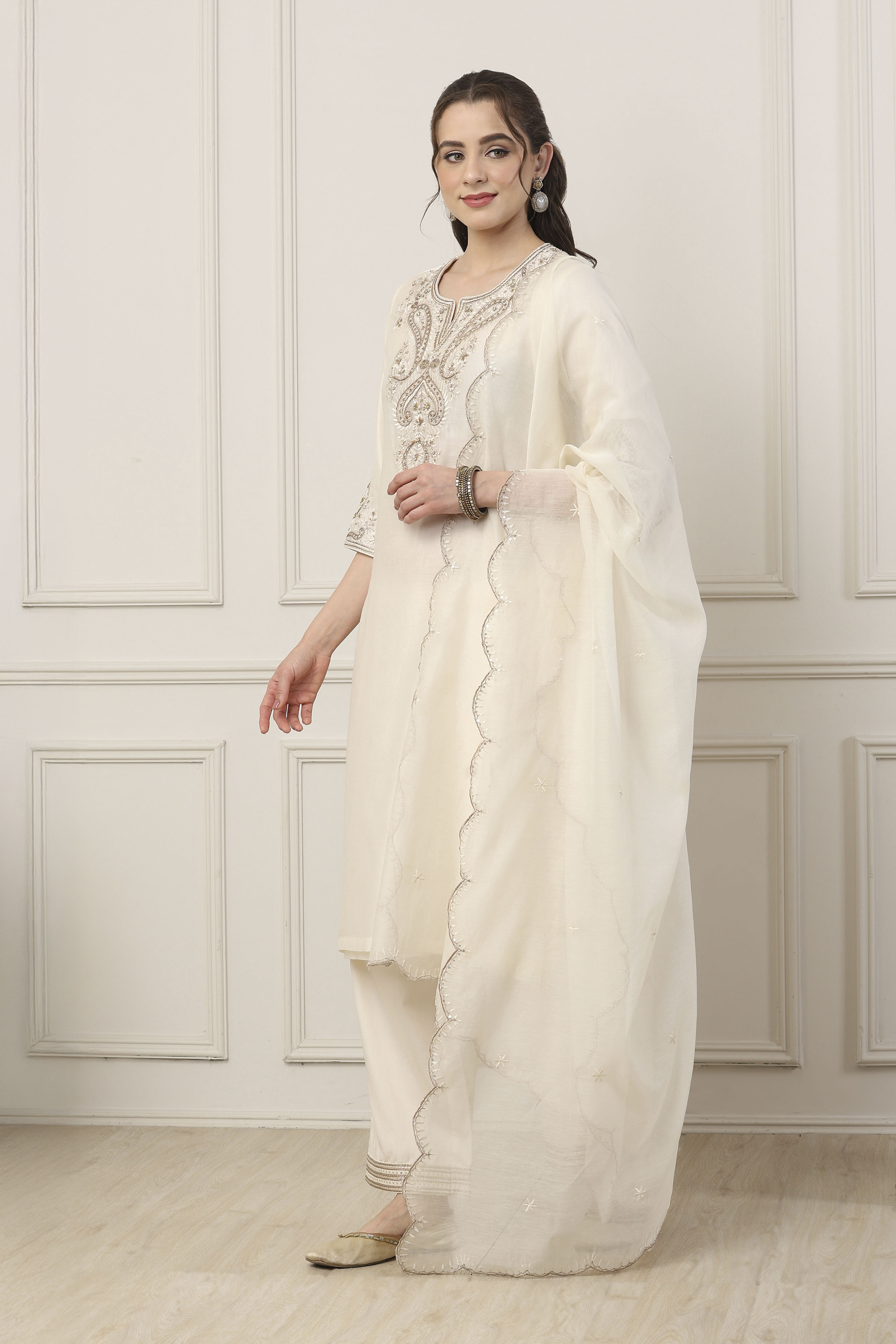 White Silk Chanderi Straight Suit Set image number 3