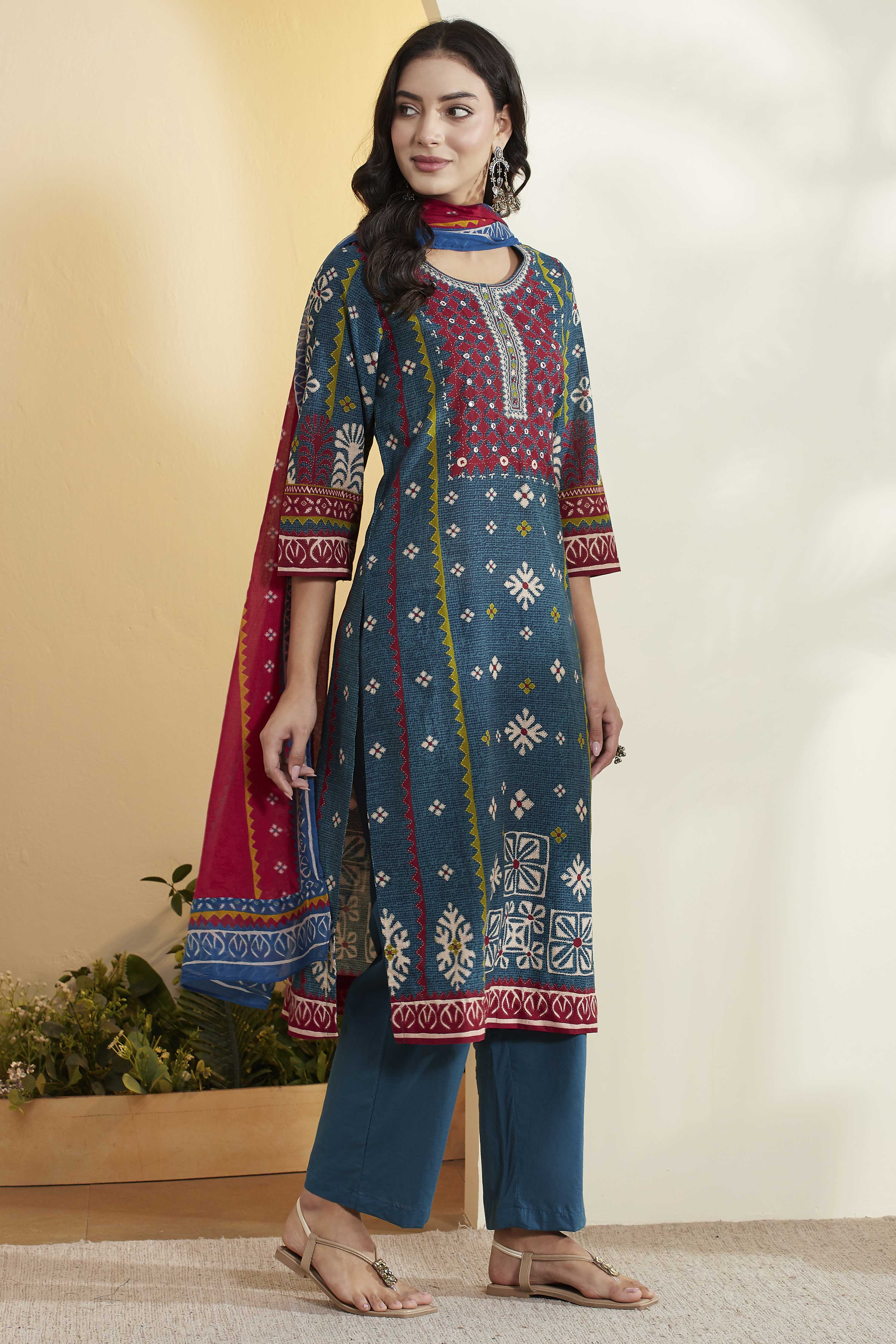 Red Cotton Printed Straight Kurta Set image number 5
