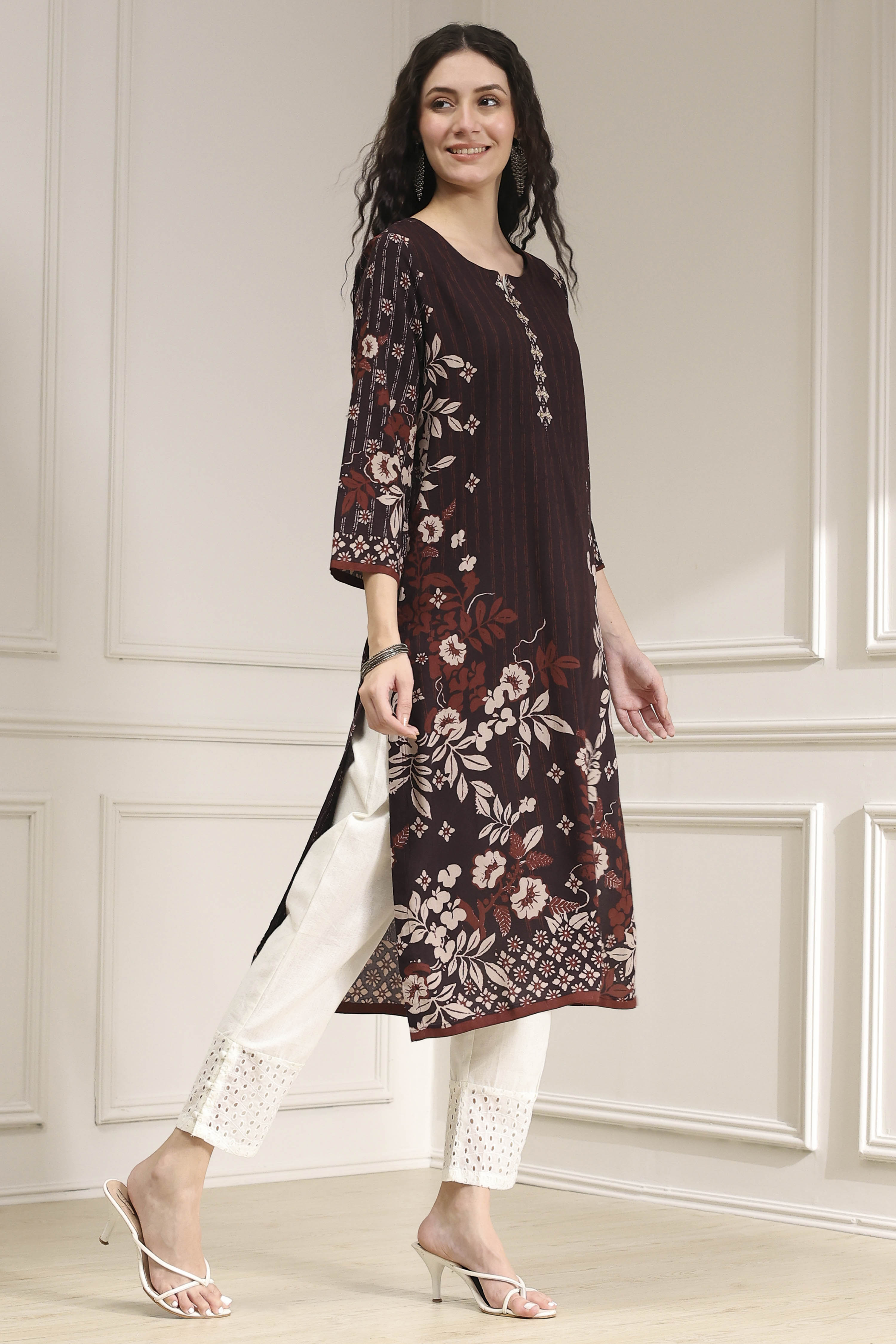 Berry Maroon Printed Straight Kurta image number 4