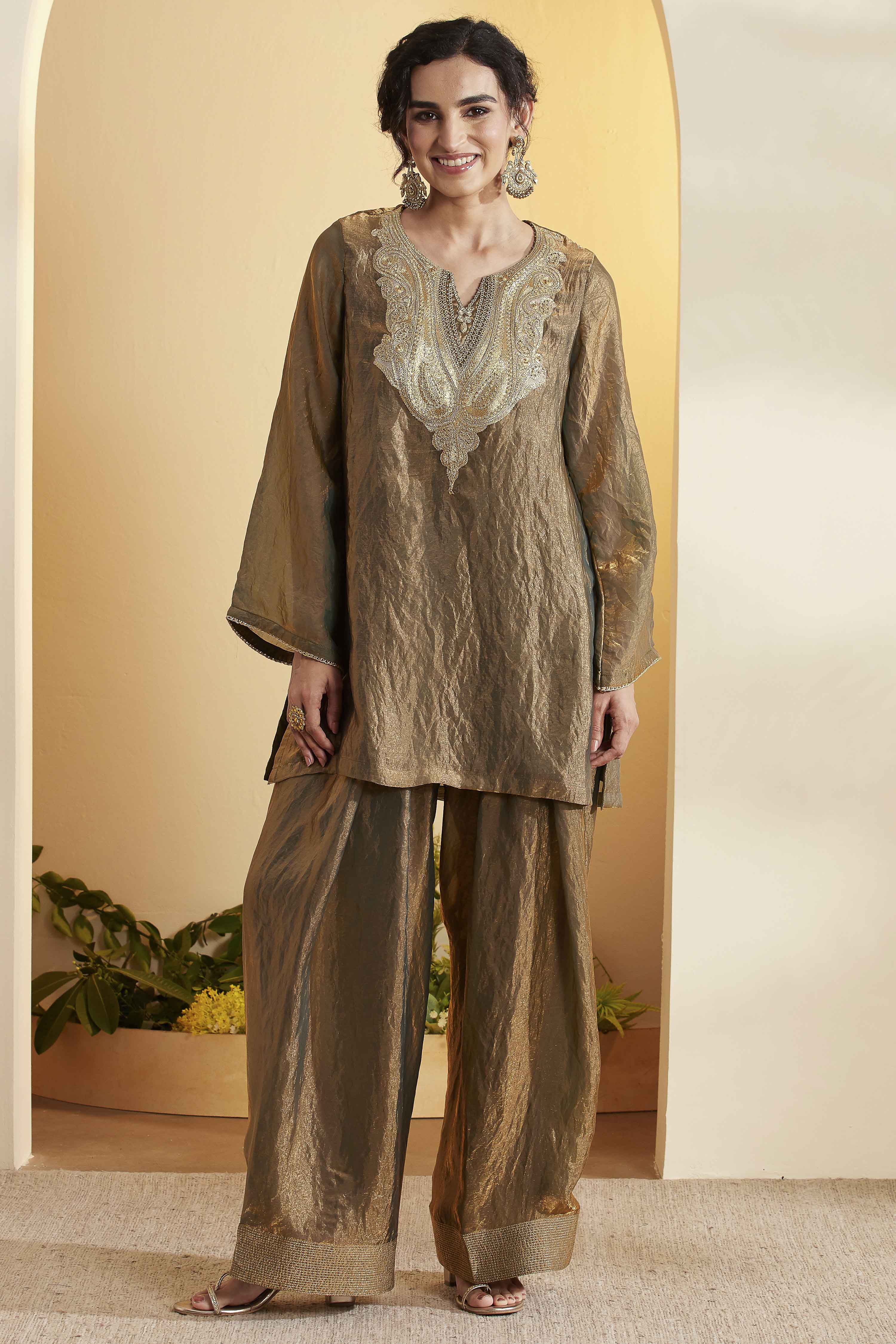 Green Metallic Yoke Design Kurta Set image number 6
