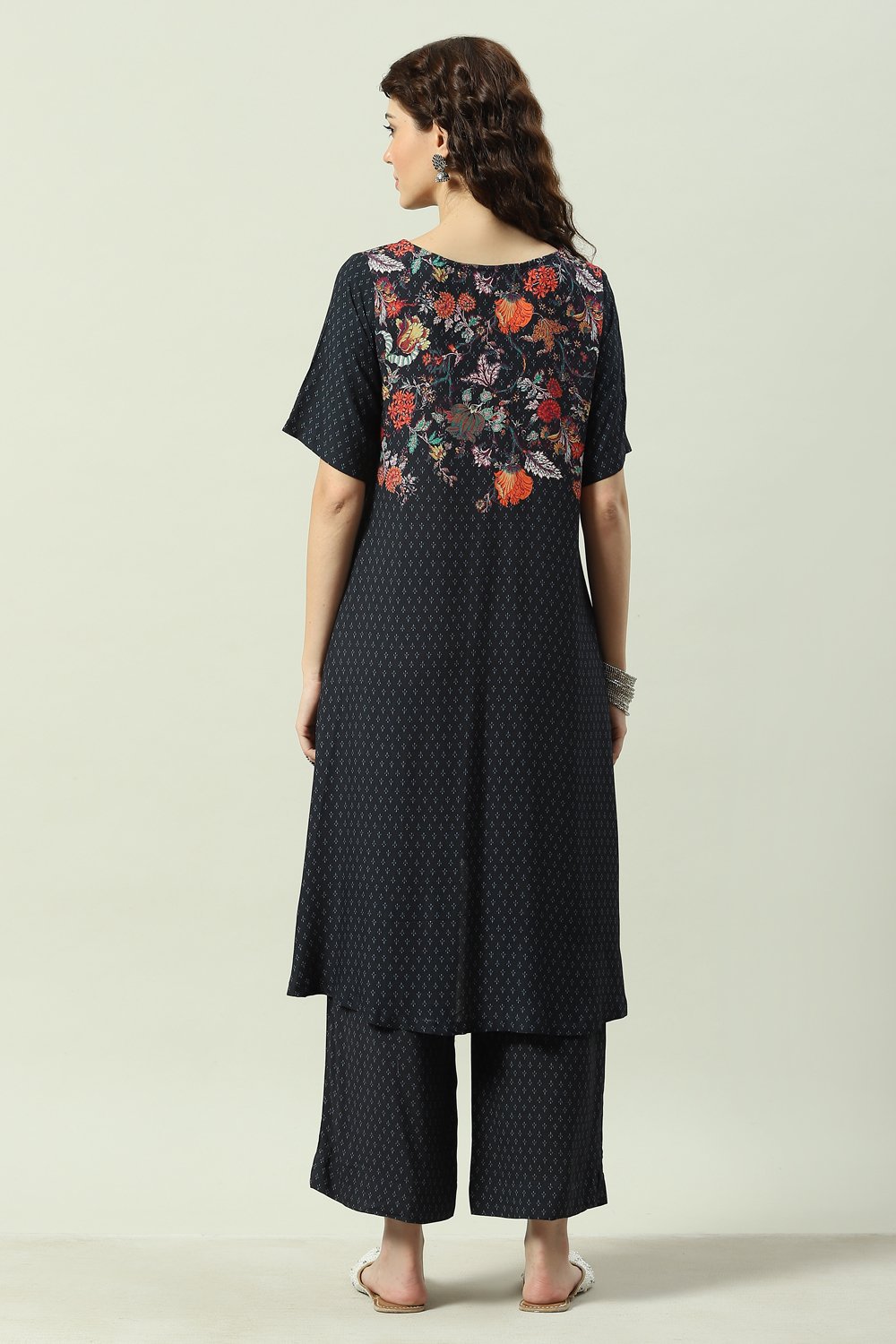 Red Printed LIVA Asymmetric Kurta Palazzo Suit Set image number 4