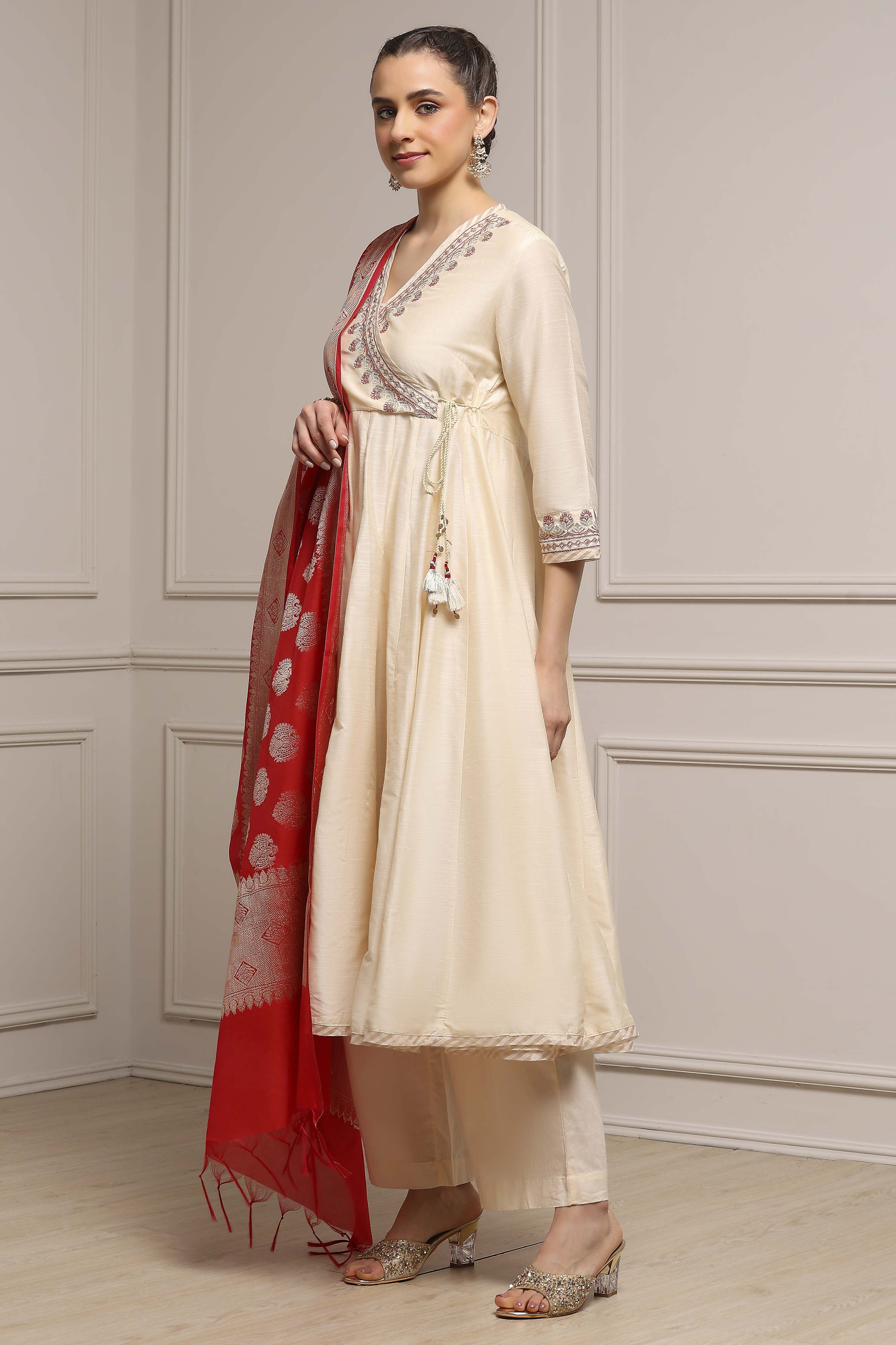 Fuchsia Polyester Blend Anarkali Embroidered Suit Set image number 3