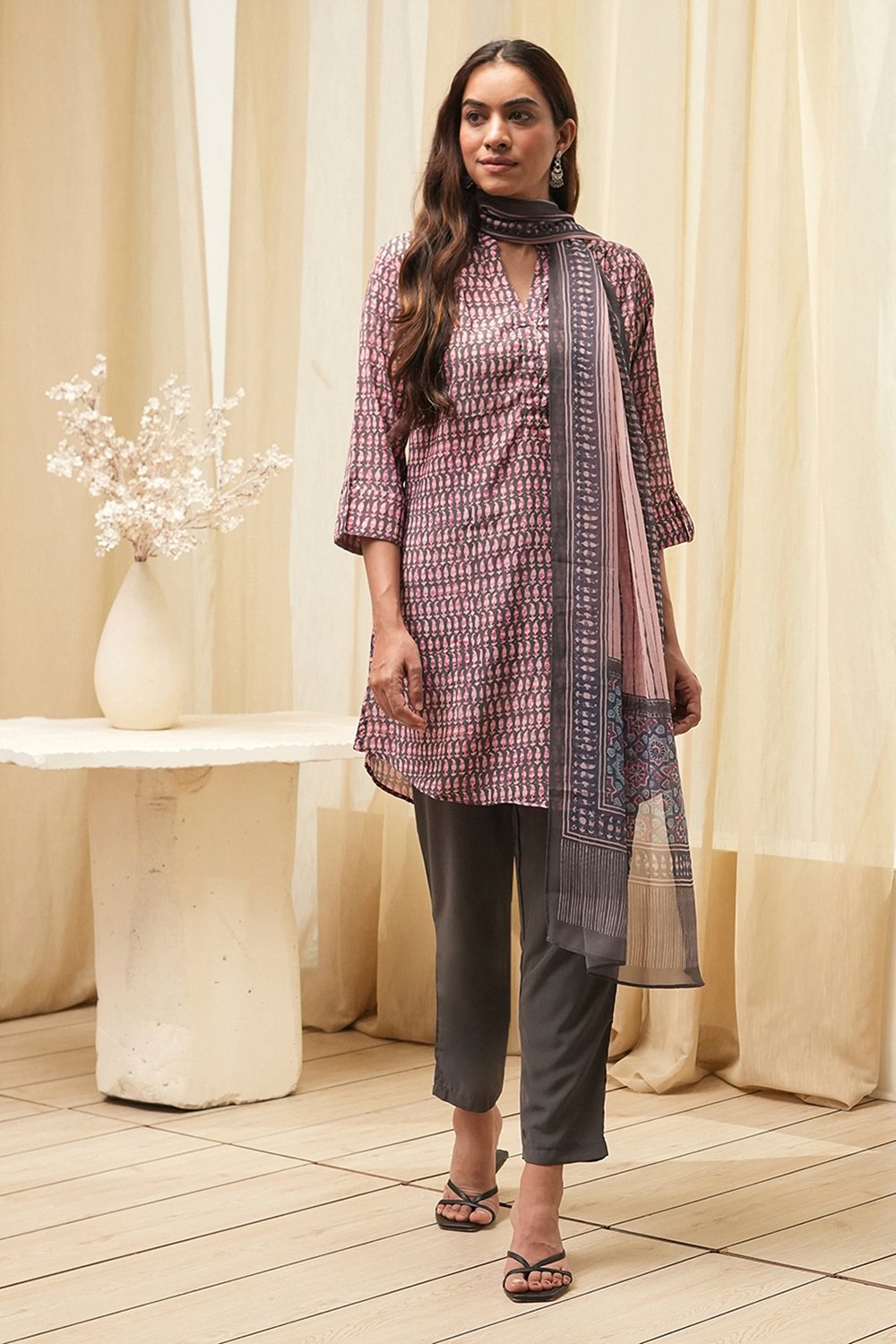 Grey & Pink Art Silk Straight Kurta Pant Suit Set image number 6