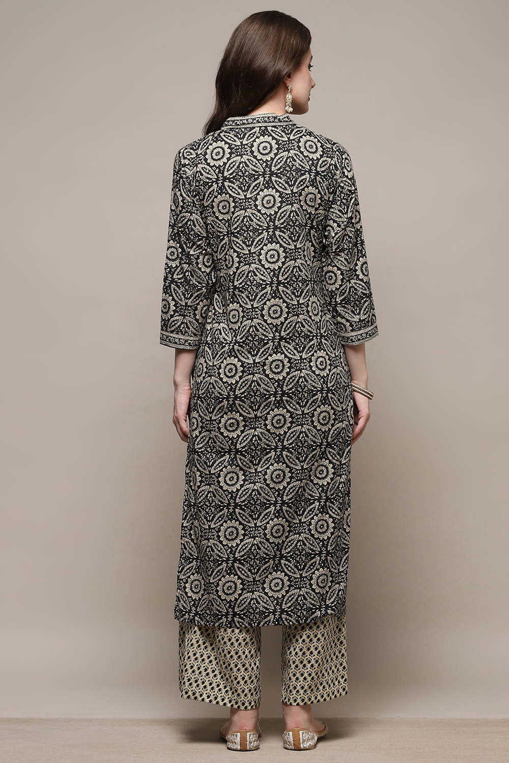 Blue Cotton Floral Screen Printed Unstitched Suit Set image number 6