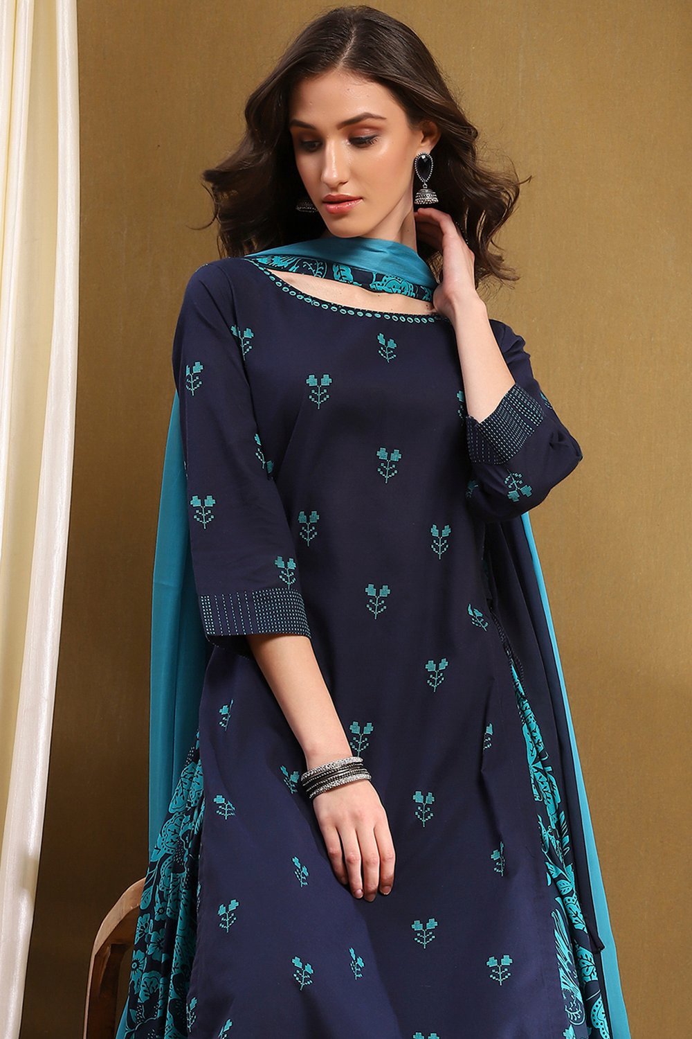 Blue Cotton Yard Dyed Straight Suit Set image number 7