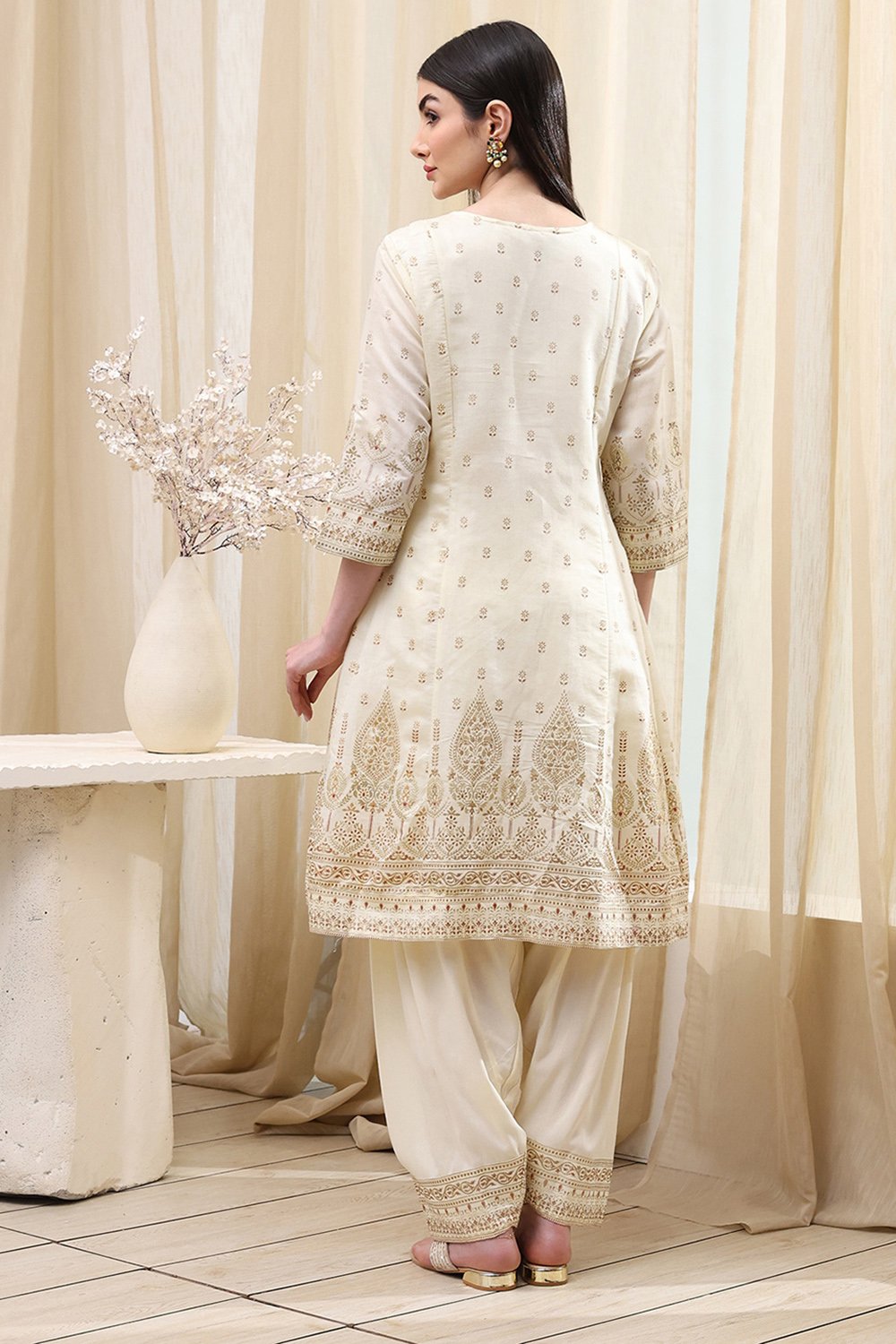 Sap Green Poly Viscose Straight Kurta Salwar Pant Suit Set image number 4