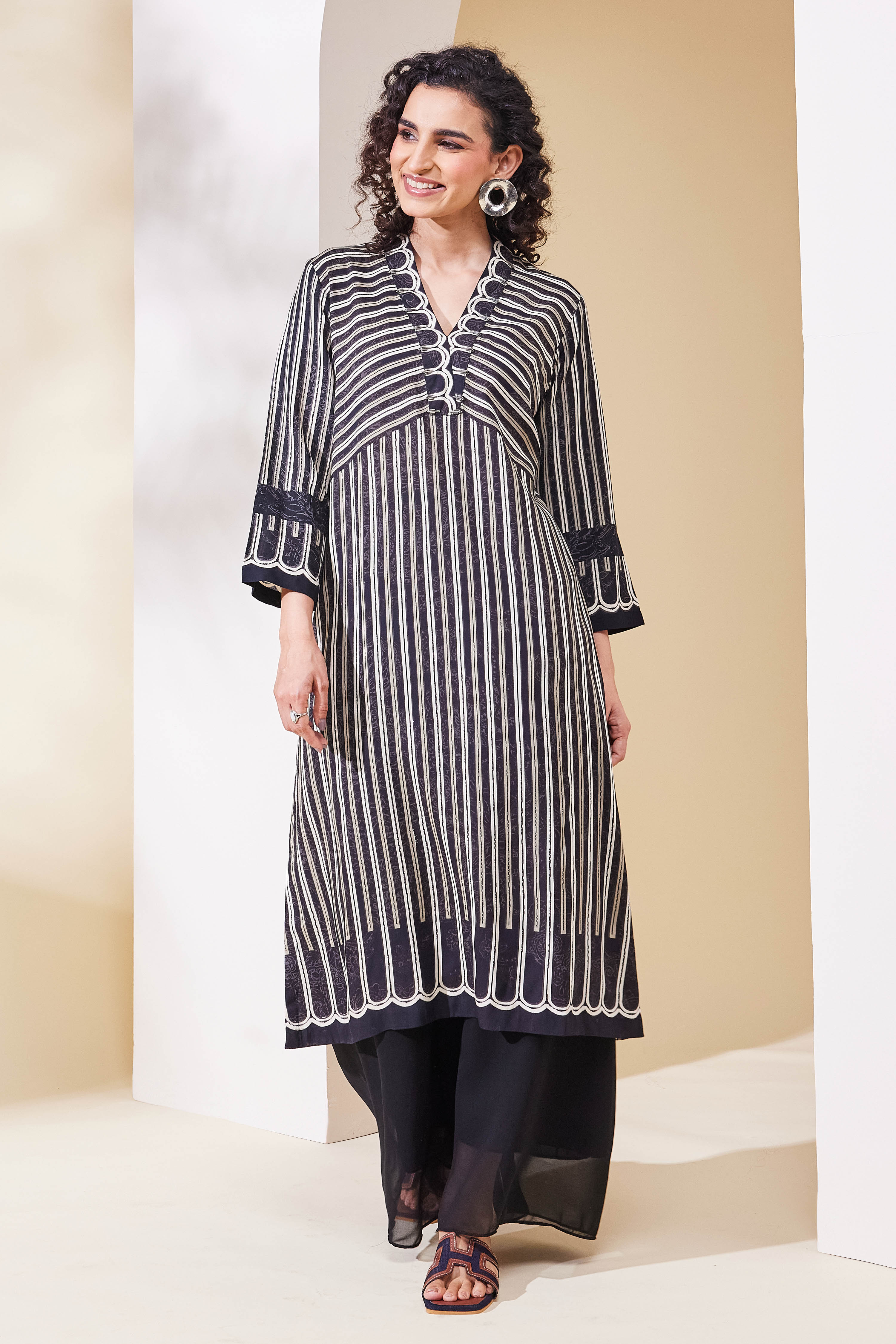 Black Viscose Rayon Straight Kurta image number 5