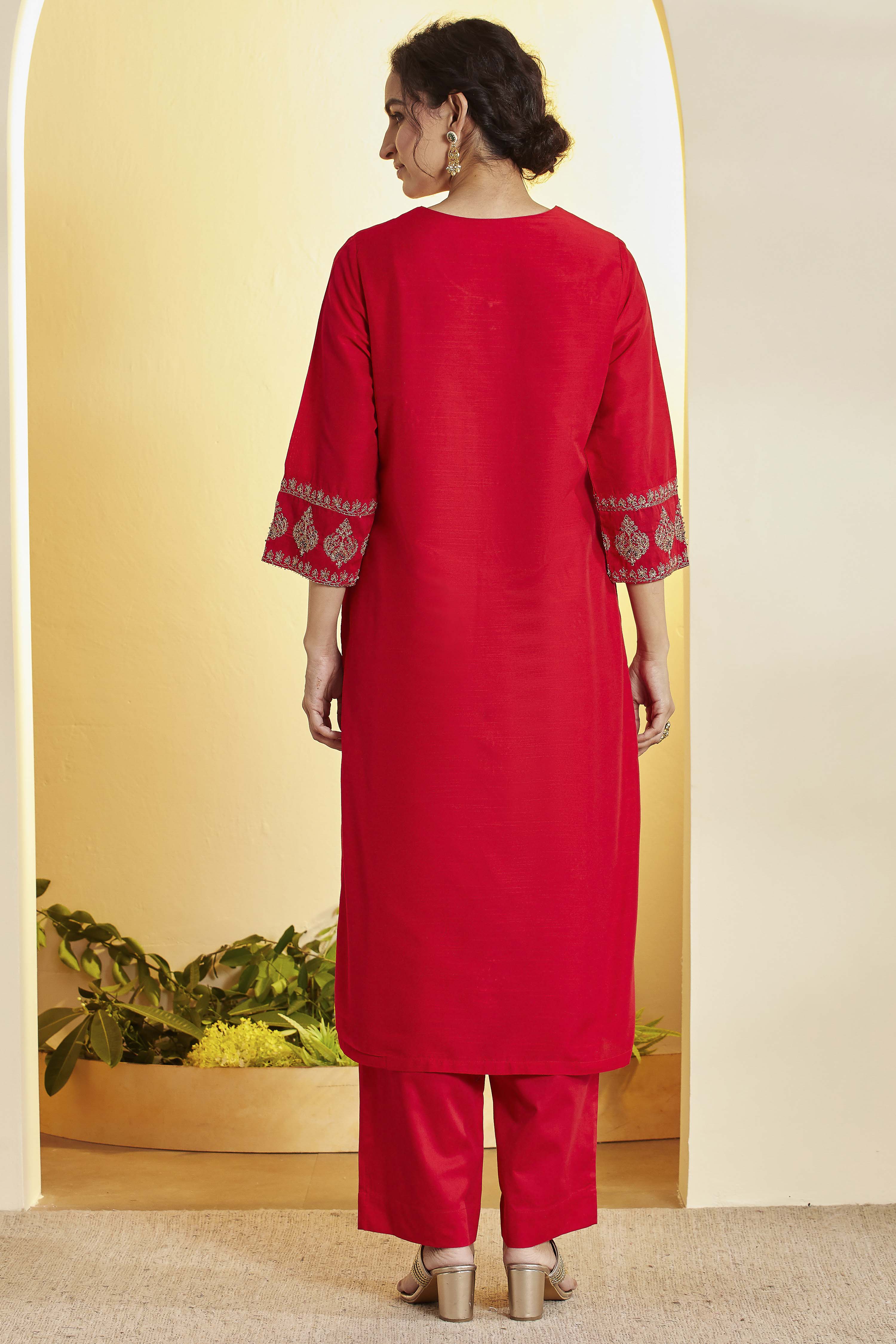 Red Poly Viscose Floral Design Straight Kurta Set image number 5