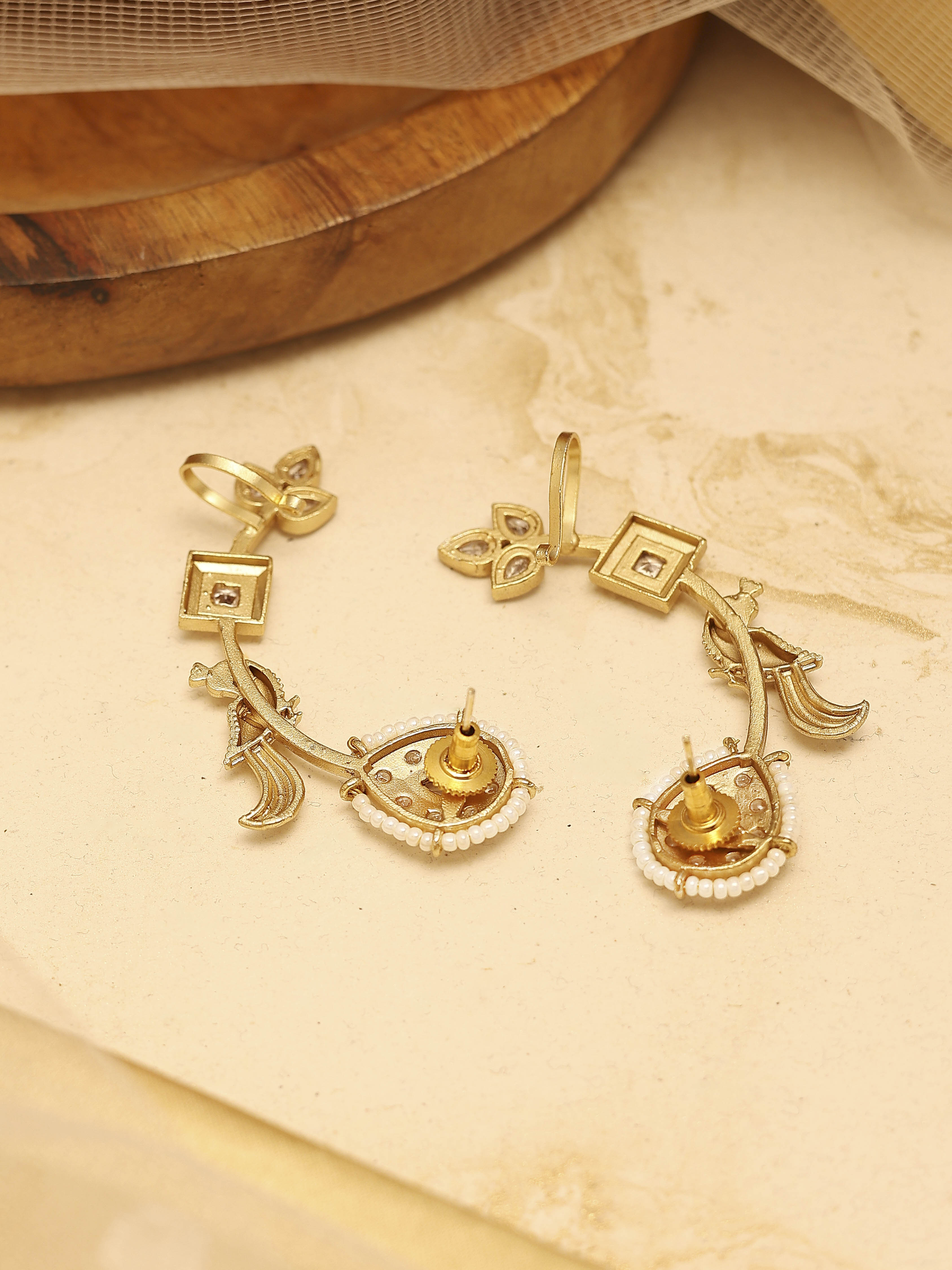 Peach Pearl Gold Plated Brass Ear Cuff image number 2