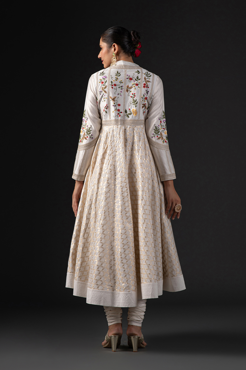 Off White Cotton Silk Anarkali Embroidered Suit Set image number 5