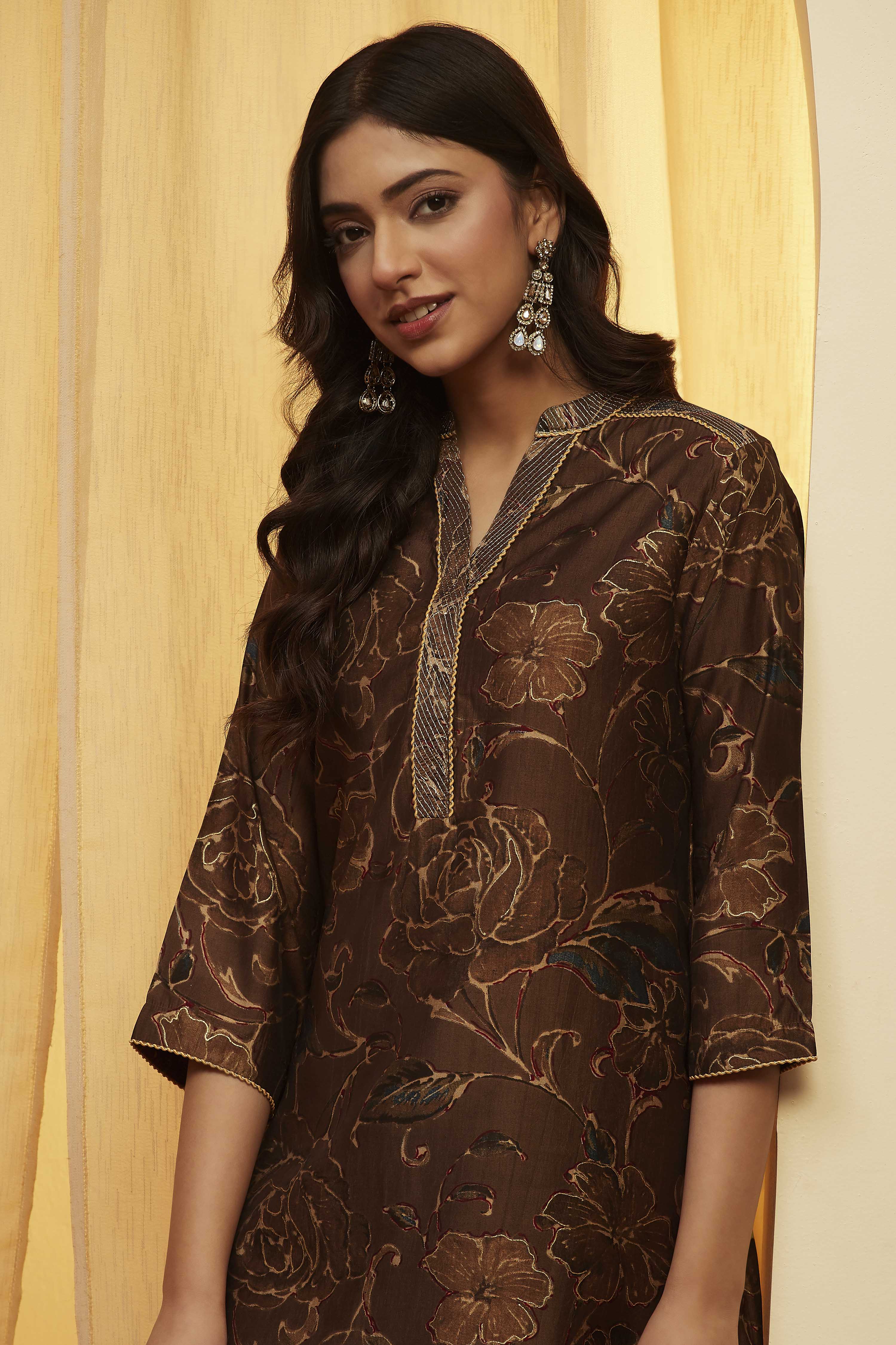 Brown Floral Printed Straight Kurta image number 1