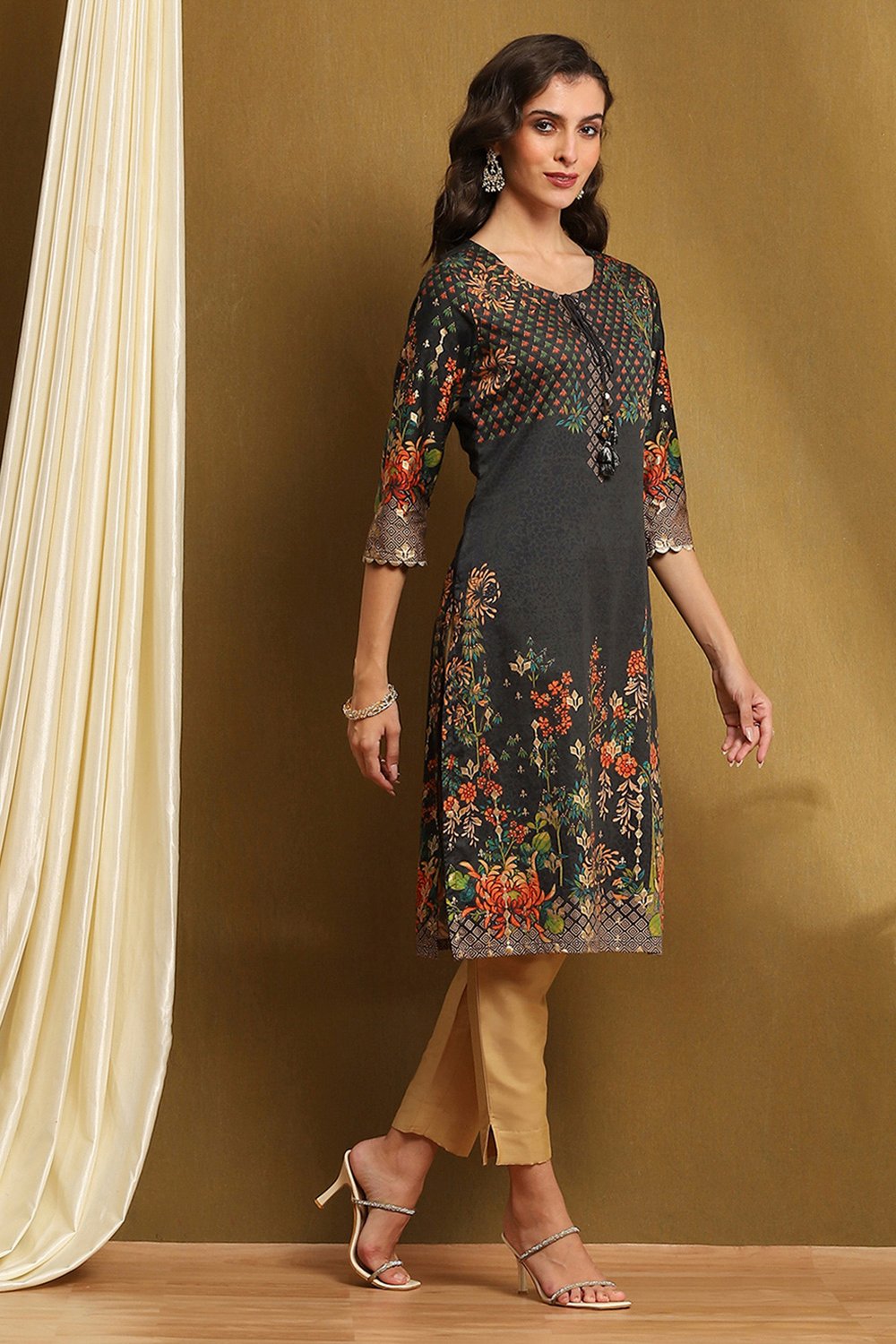 Black Cotton Floral Printed Straight Kurta image number 0