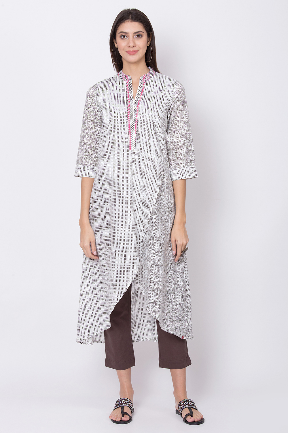Off White Cotton A-Line Kurta Slim Pant Suit Set image number 2